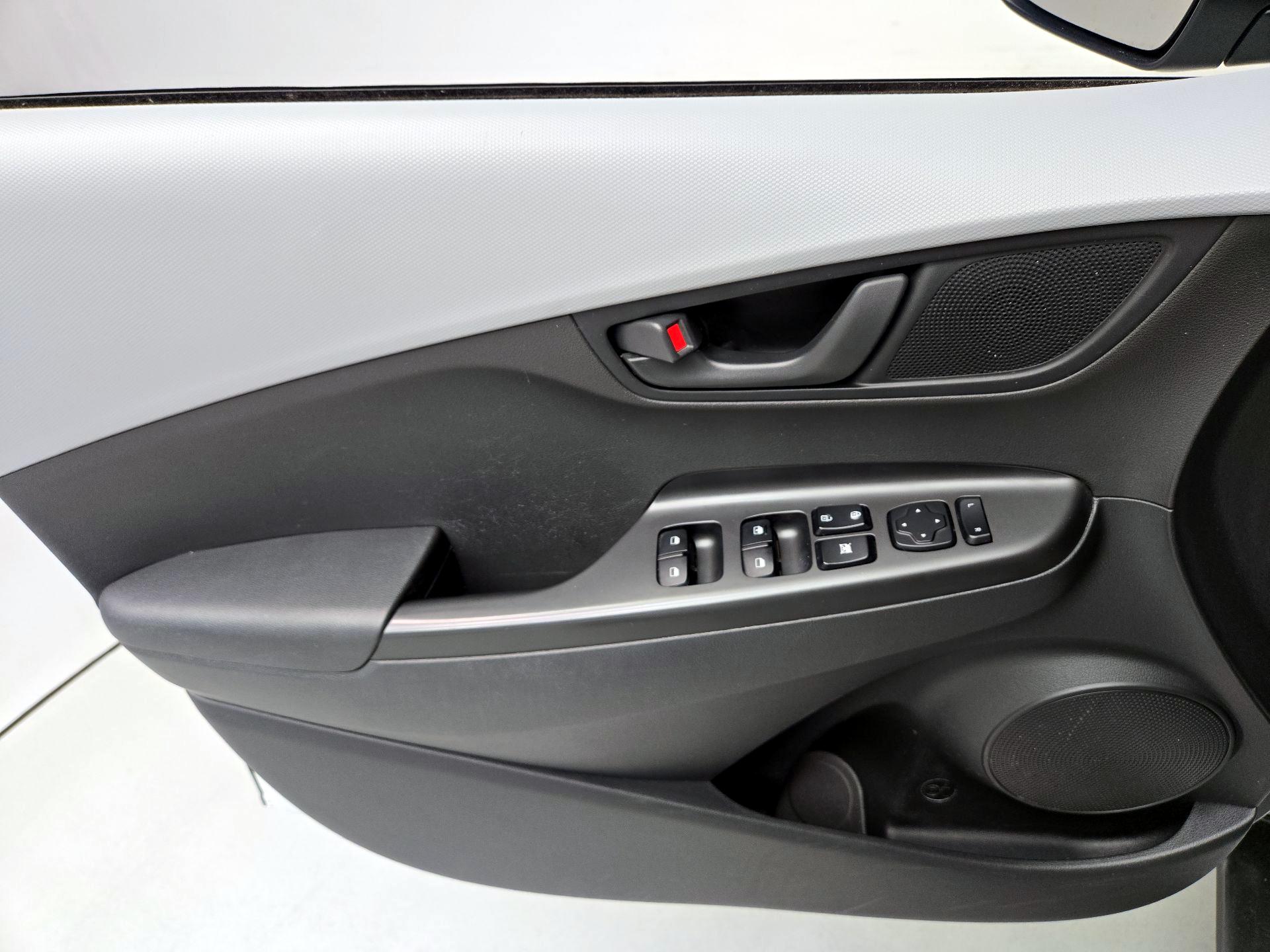 Thumbnail: 2019 Hyundai Kona - 12