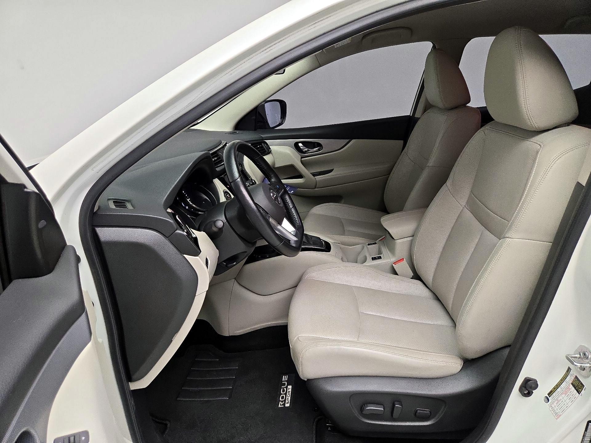 Thumbnail: 2020 Nissan Rogue Sport - 11
