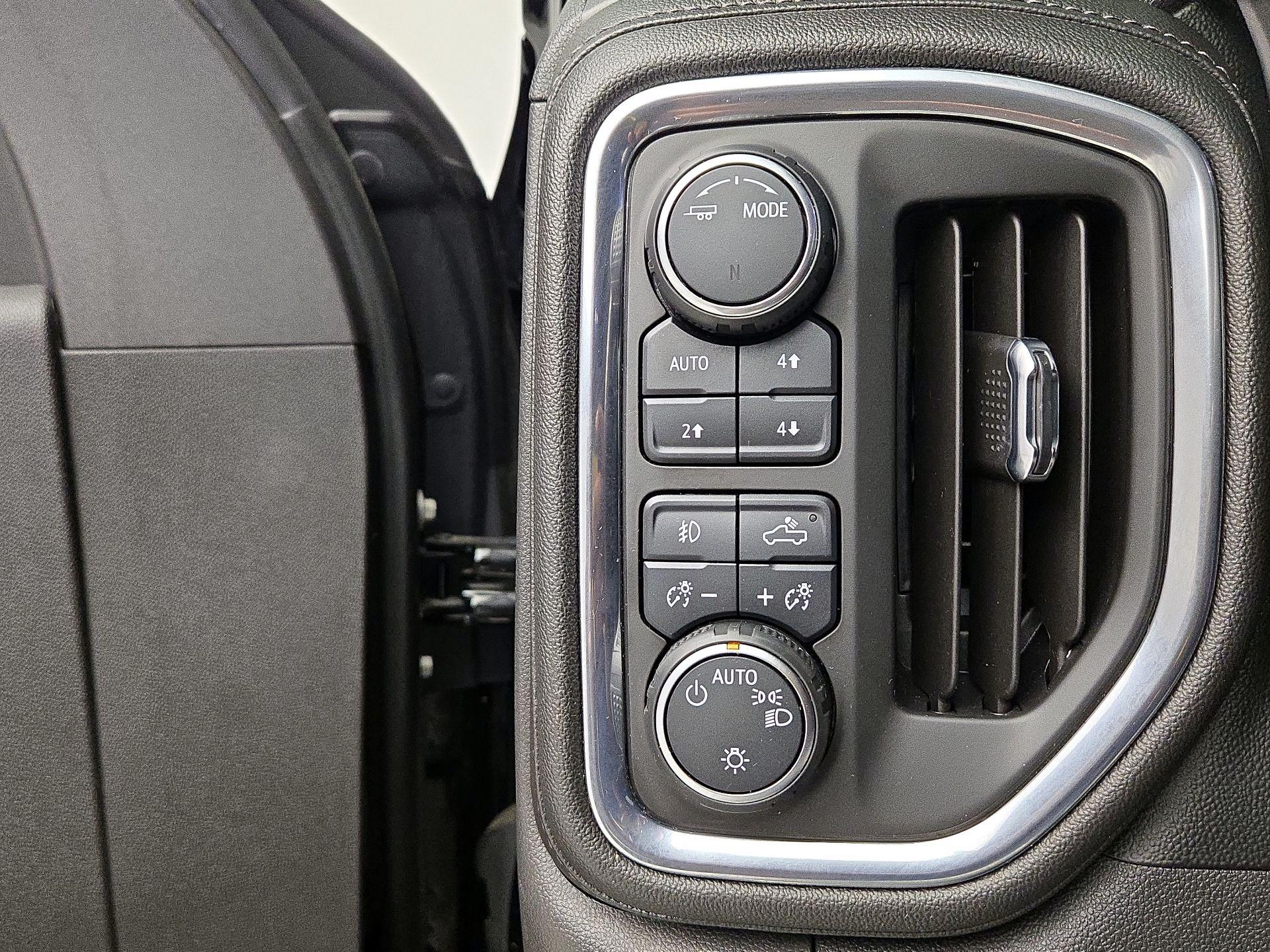 Thumbnail: 2020 Chevrolet Silverado 1500 - 13