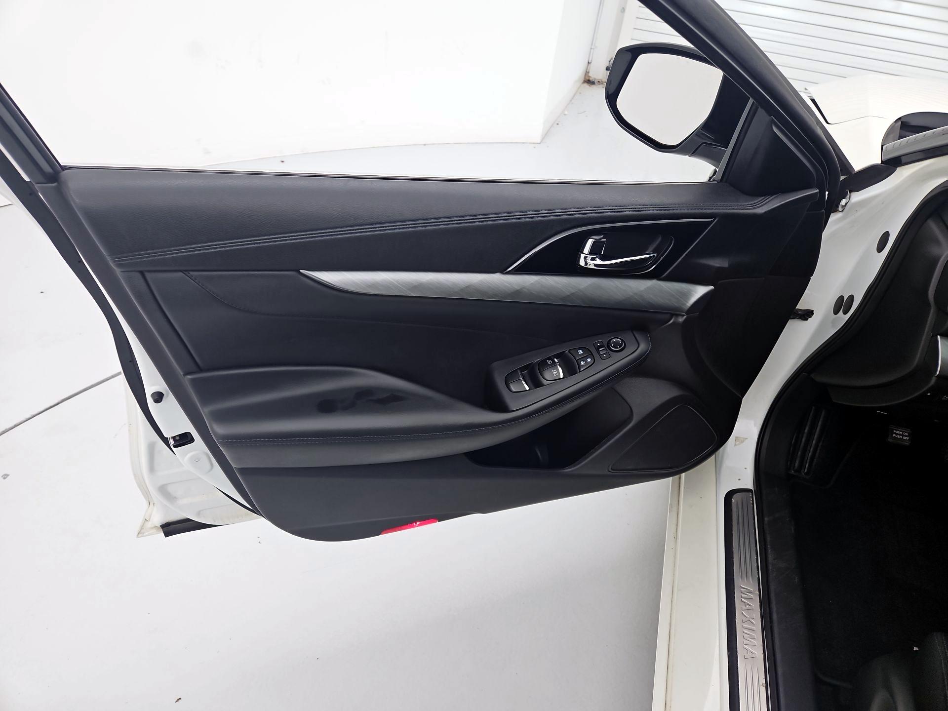 Thumbnail: 2016 Nissan Maxima - 12