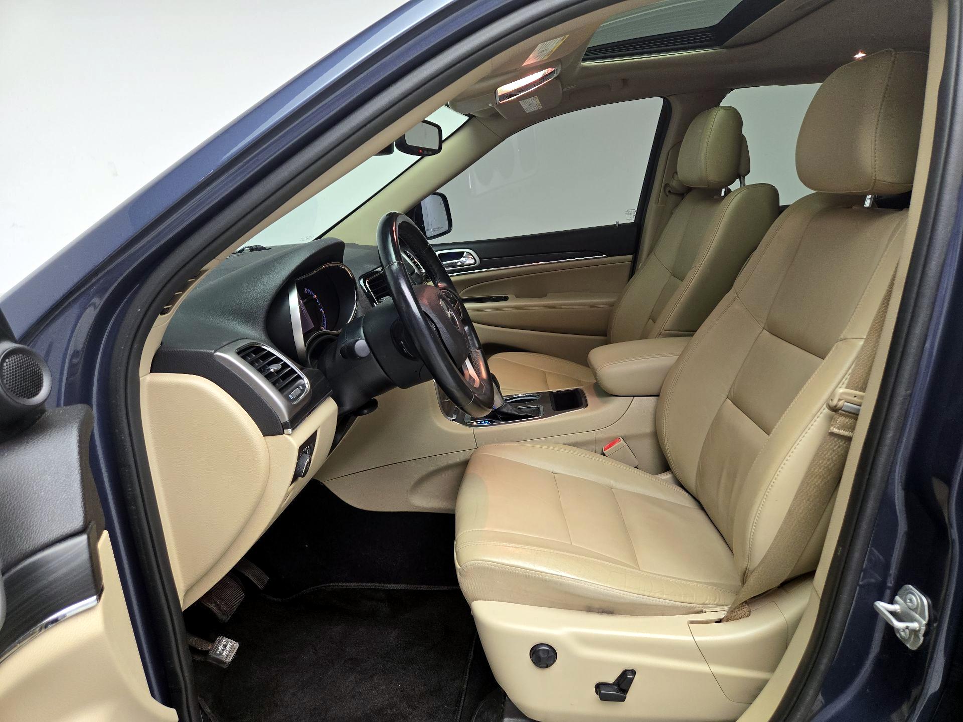 Thumbnail: 2020 Jeep Grand Cherokee - 11