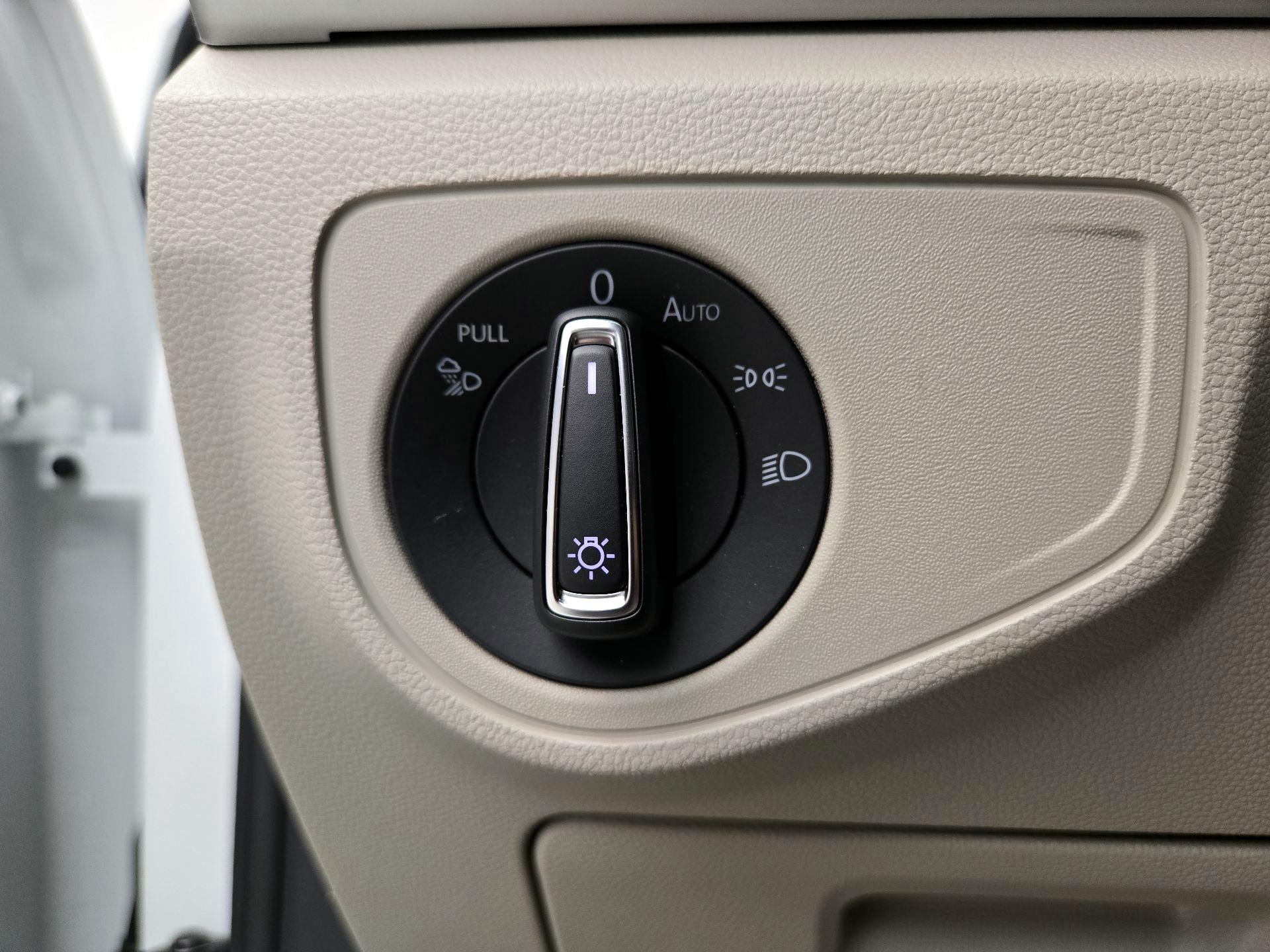 Thumbnail: 2022 Volkswagen Atlas - 13