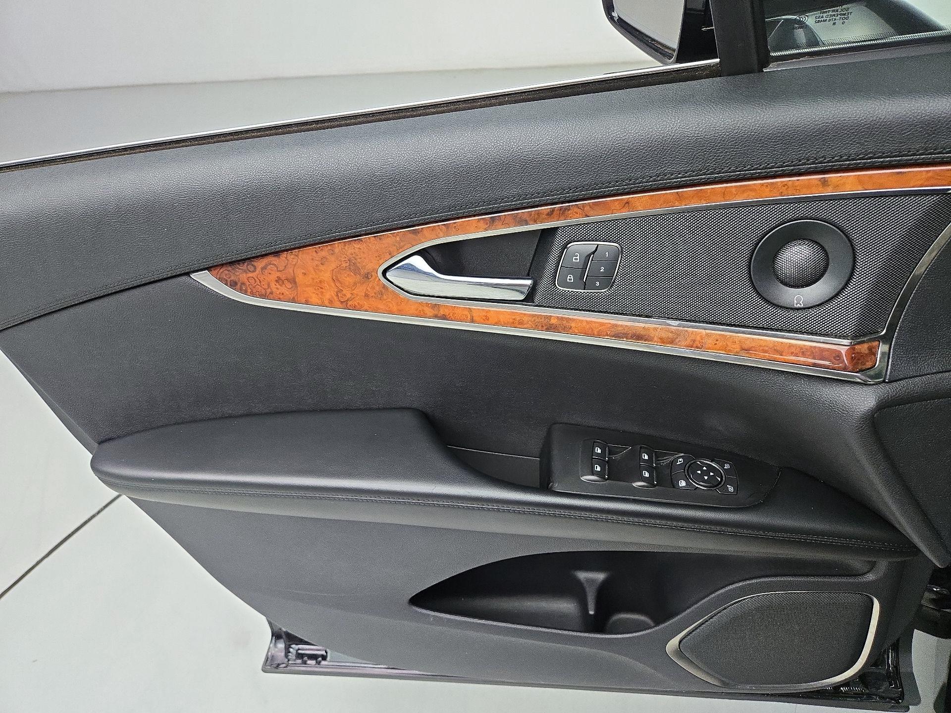 Thumbnail: 2020 Lincoln Nautilus - 12