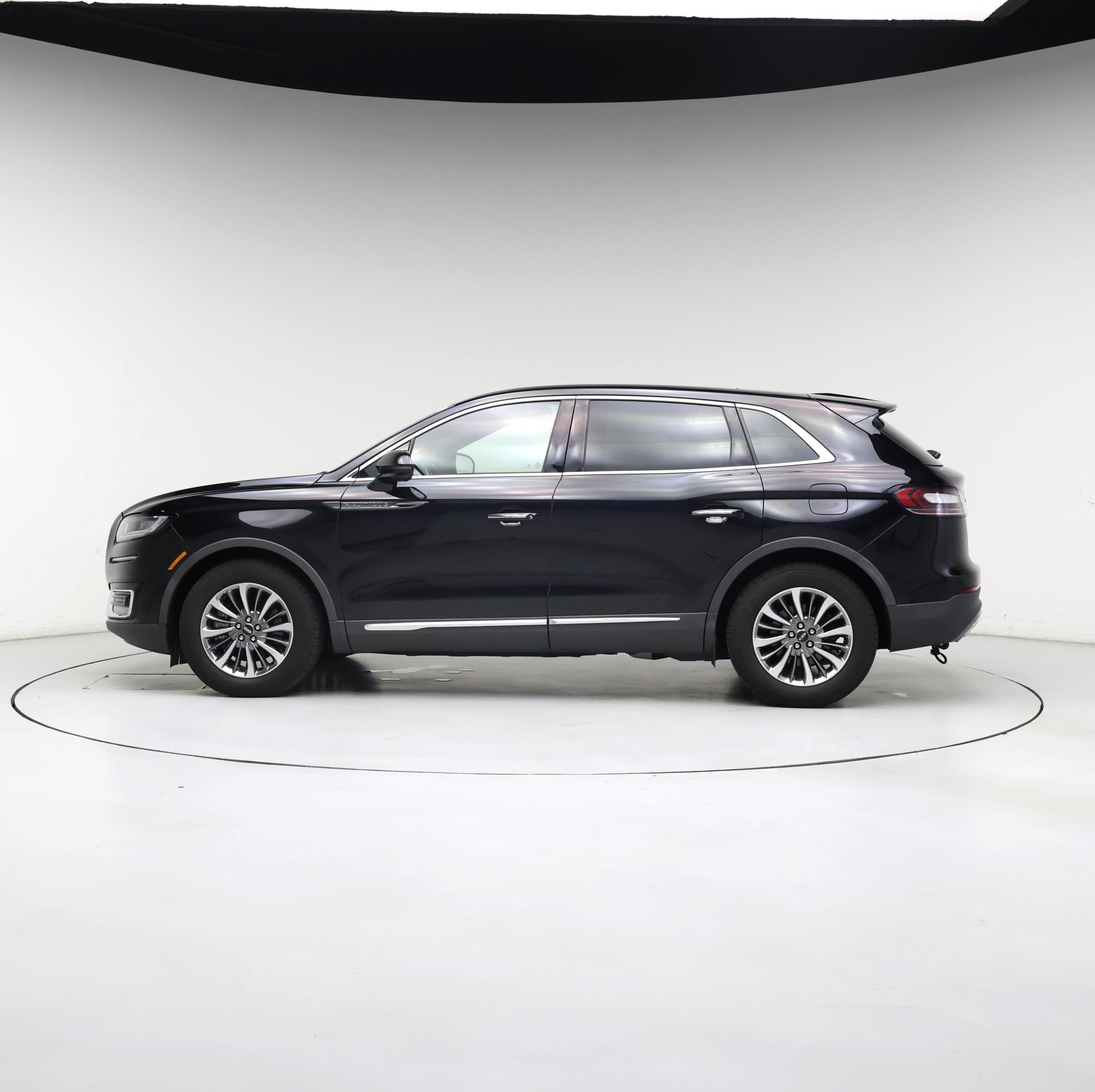 Thumbnail: 2020 Lincoln Nautilus - 3