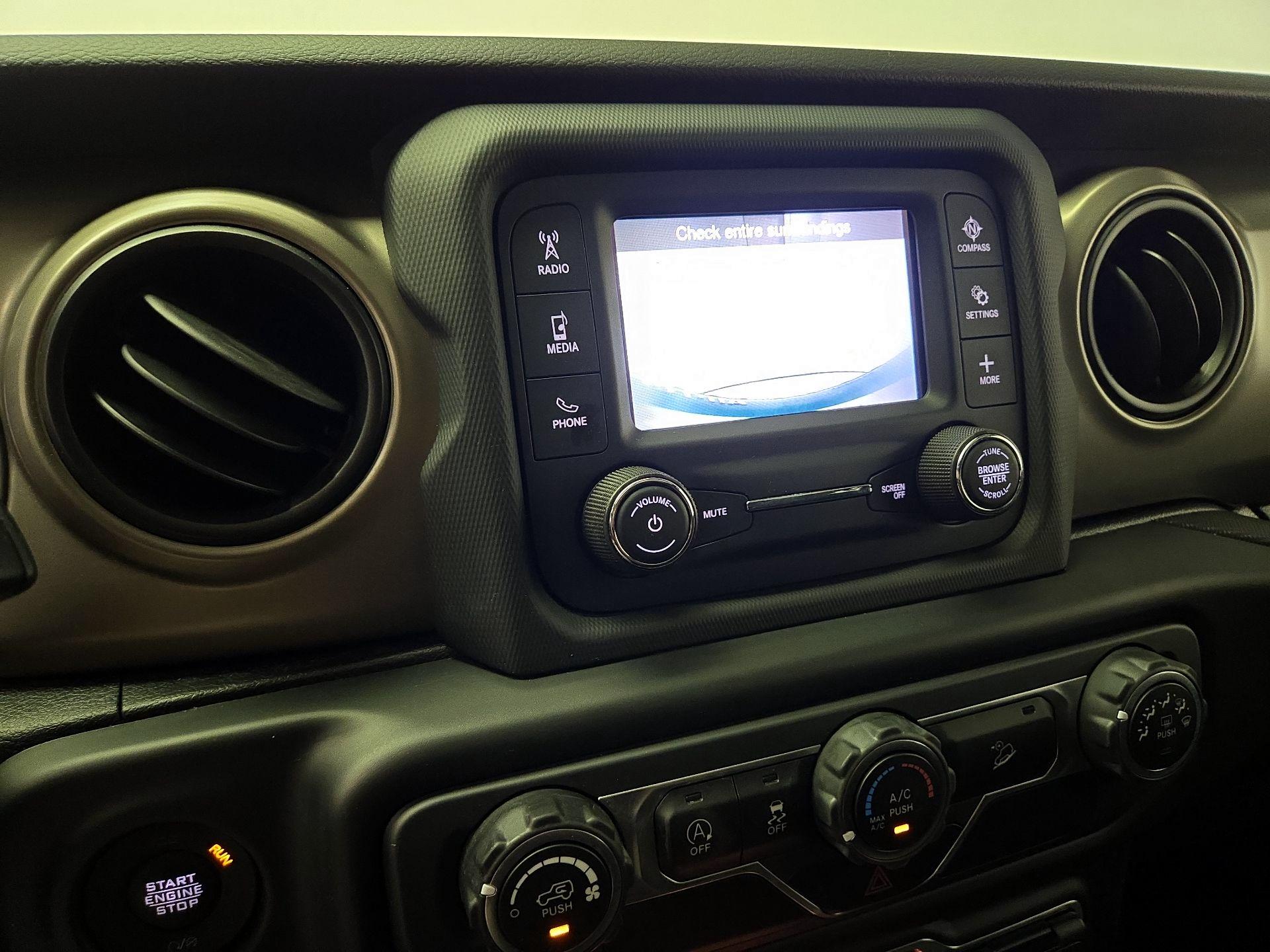 Thumbnail: 2020 Jeep Wrangler - 14