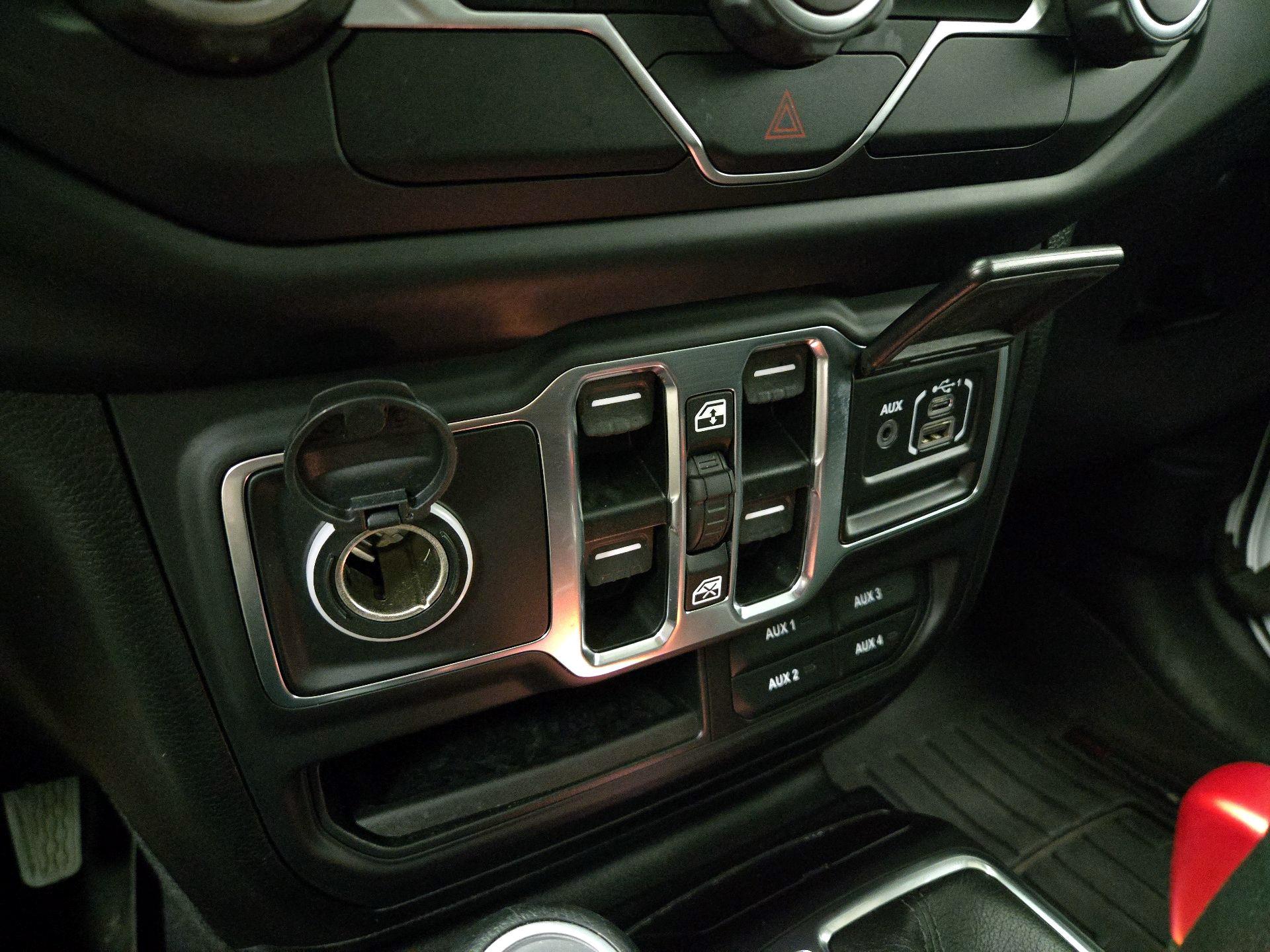 Thumbnail: 2020 Jeep Wrangler - 18