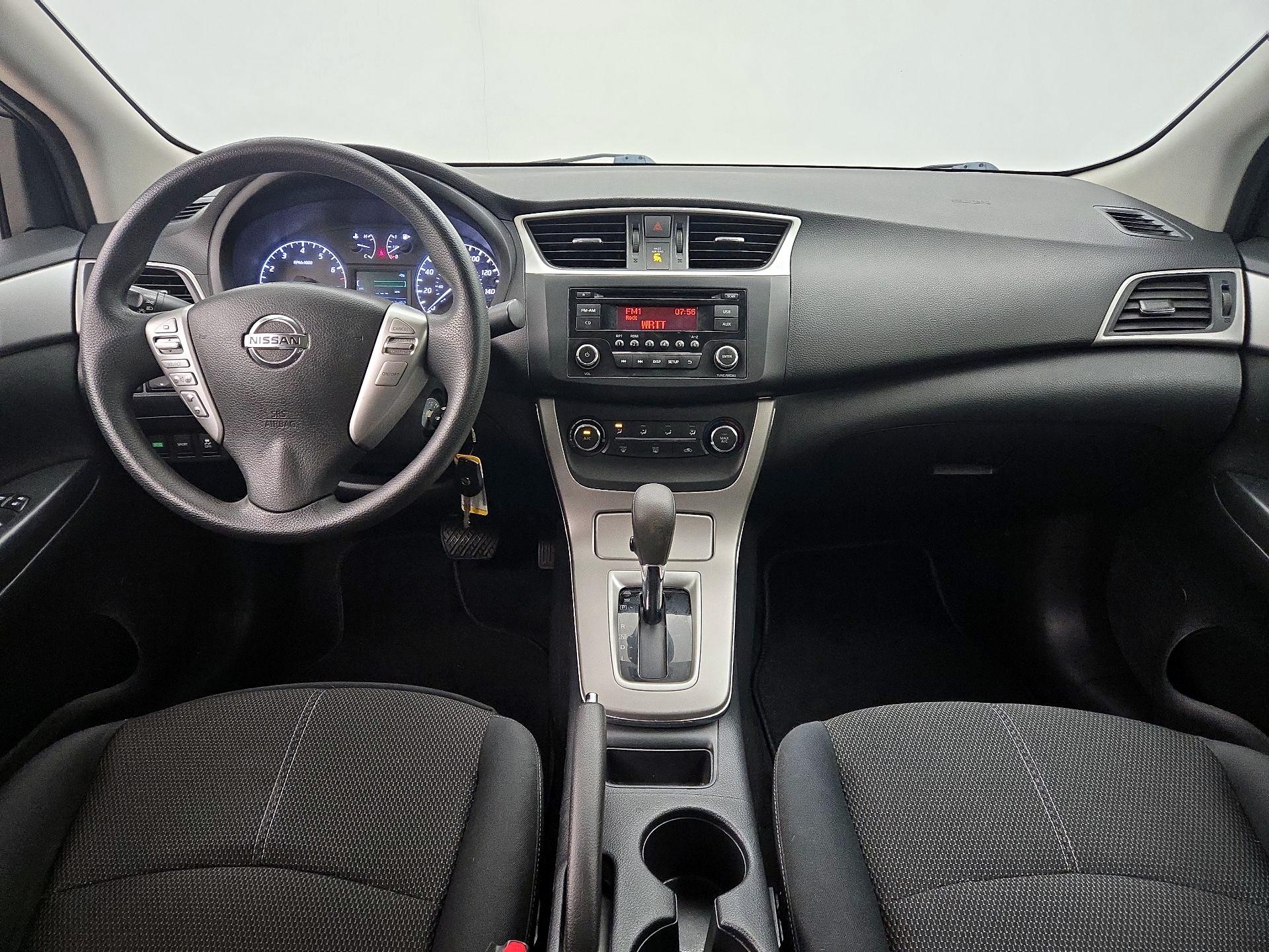 Thumbnail: 2015 Nissan Sentra - 9