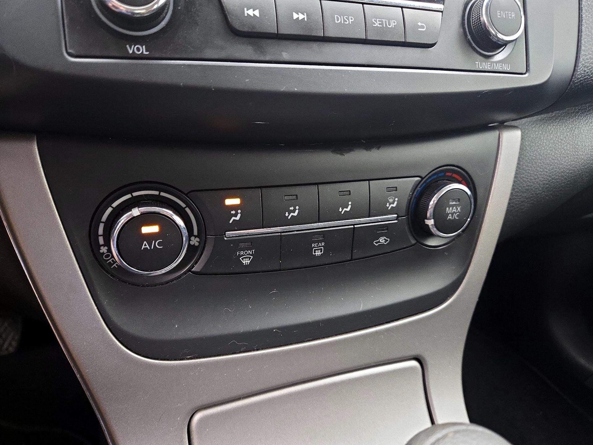 Thumbnail: 2015 Nissan Sentra - 15