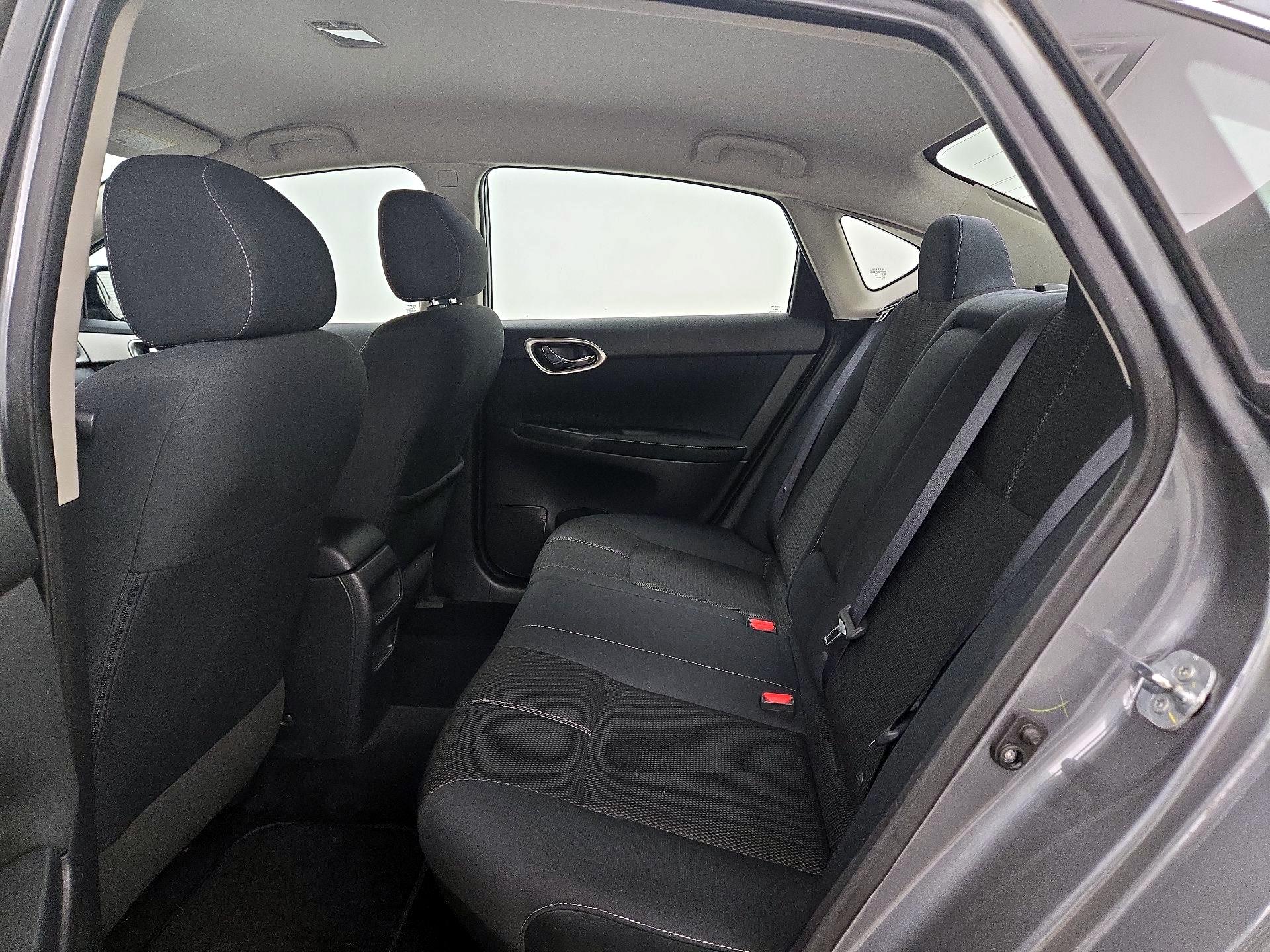 Thumbnail: 2015 Nissan Sentra - 18