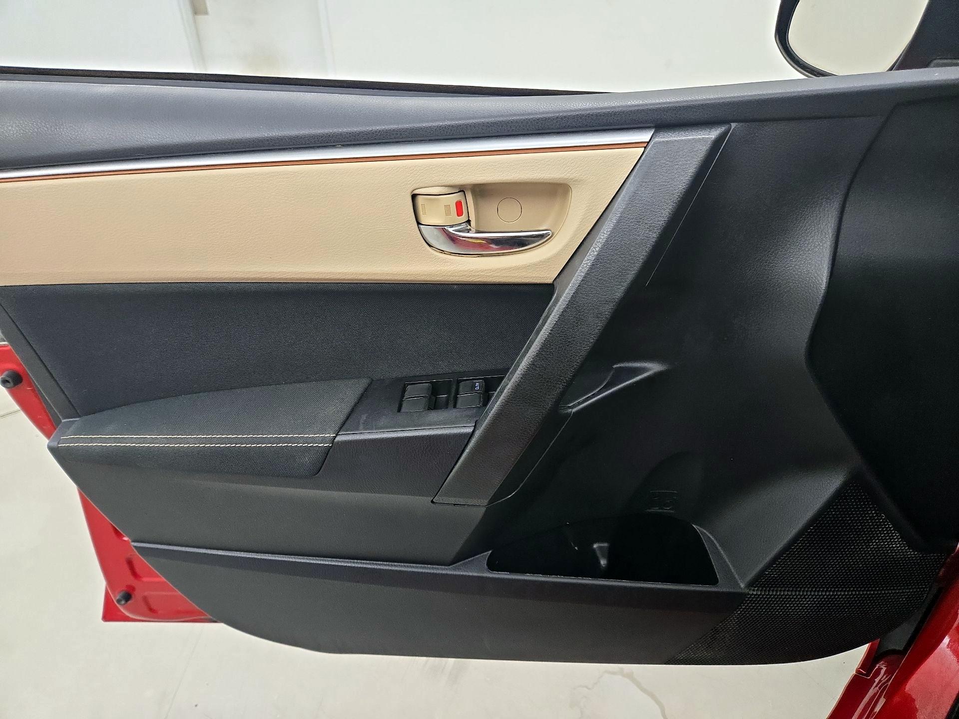 Thumbnail: 2016 Toyota Corolla - 12