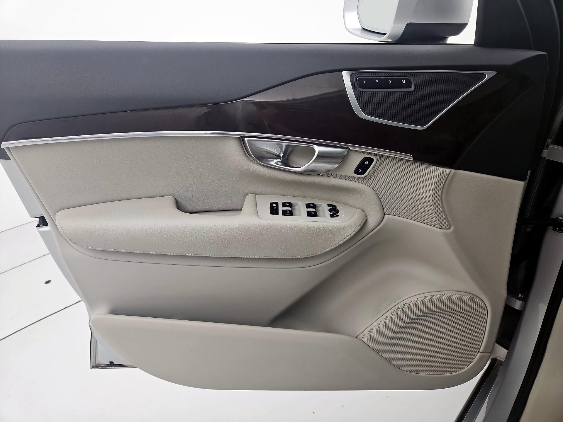 Thumbnail: 2019 Volvo XC90 - 12