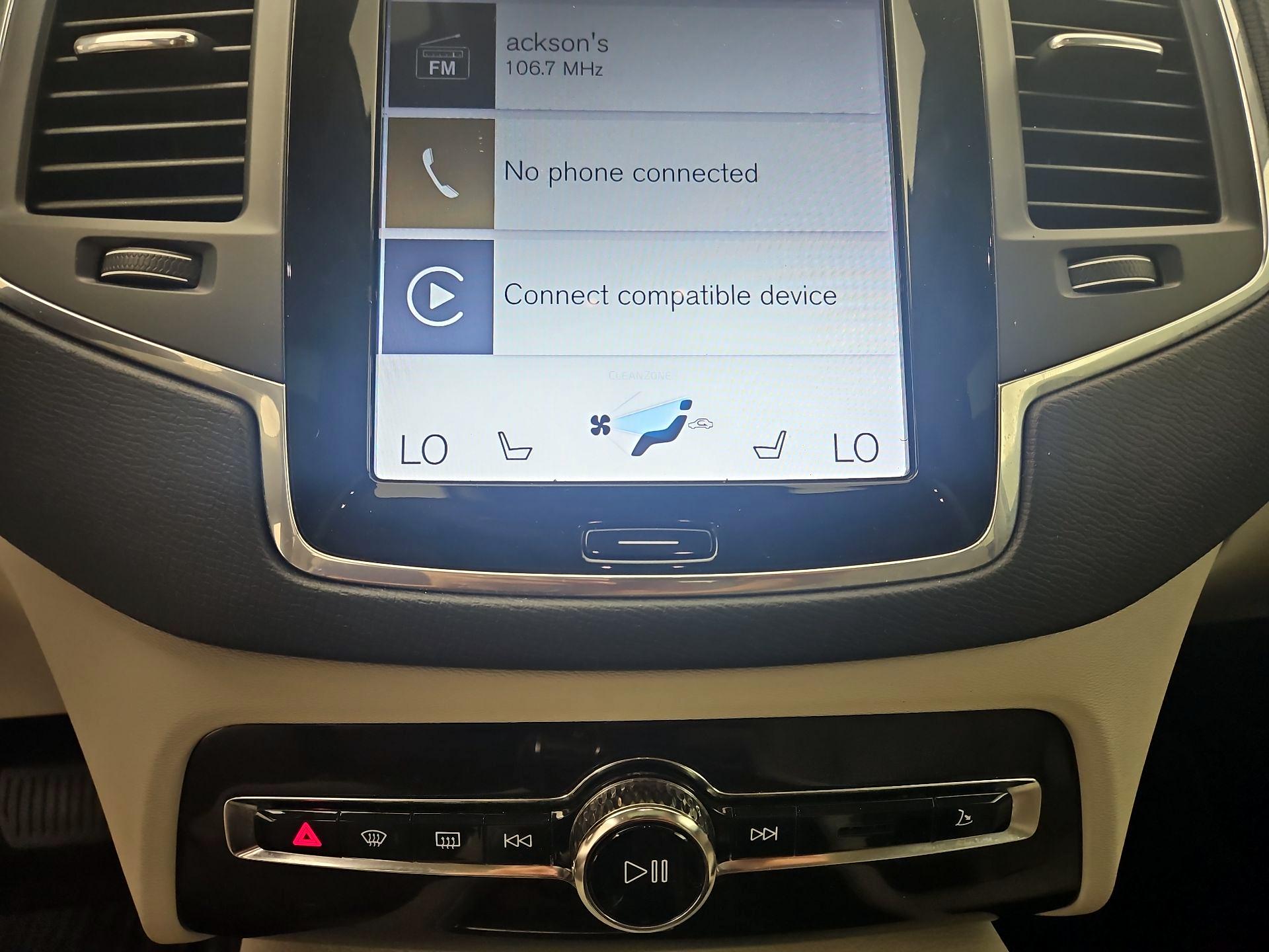 Thumbnail: 2019 Volvo XC90 - 17