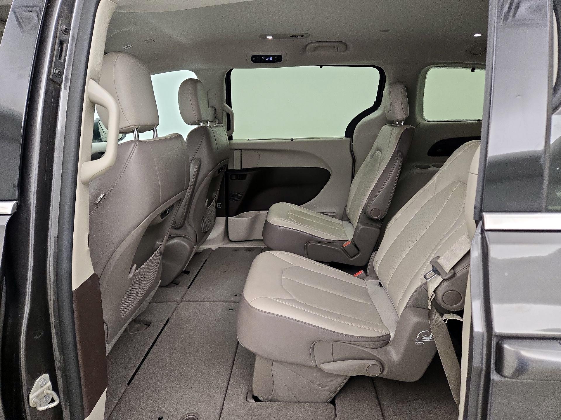 Thumbnail: 2019 Chrysler Pacifica - 20