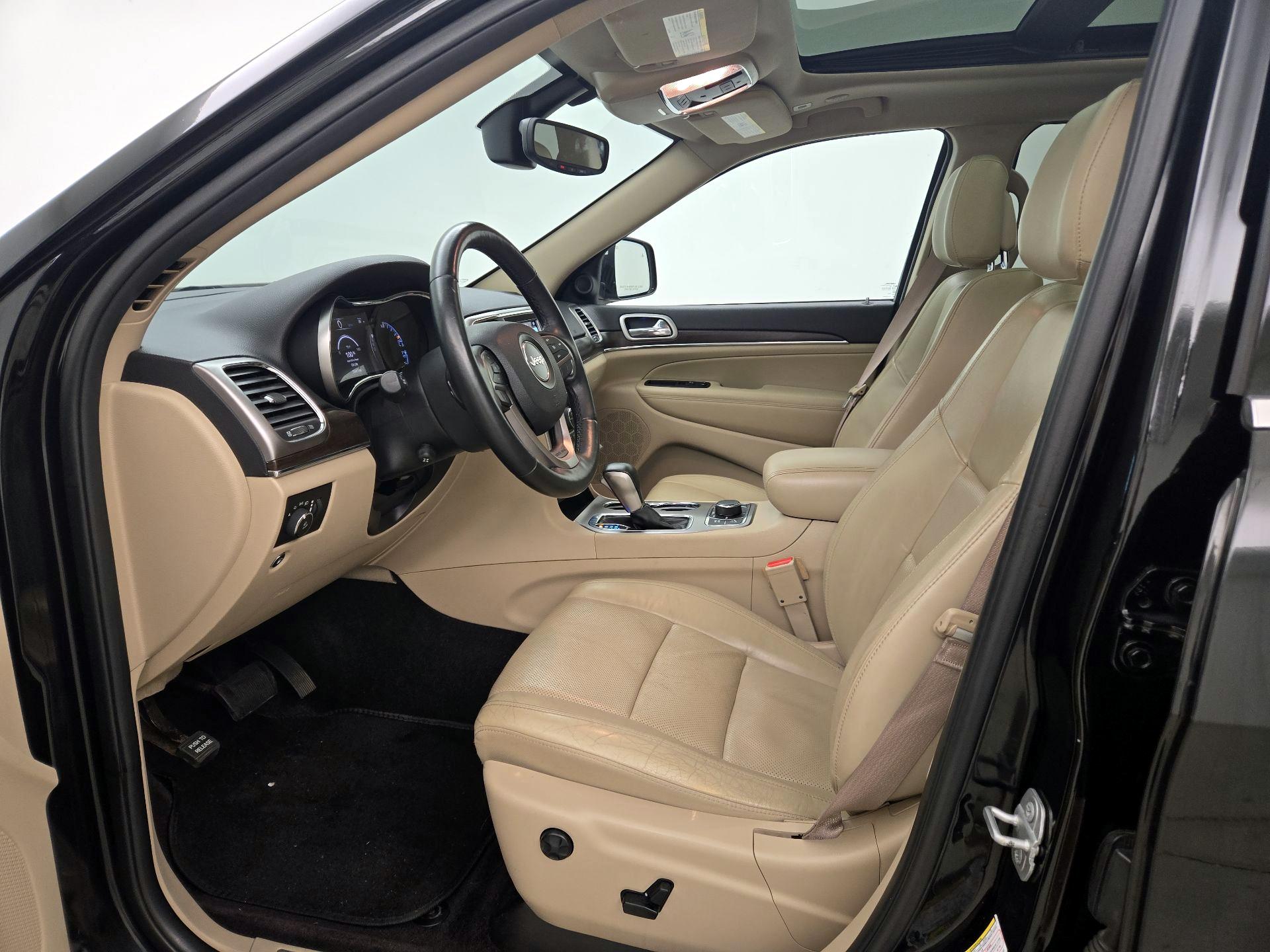 Thumbnail: 2018 Jeep Grand Cherokee - 11