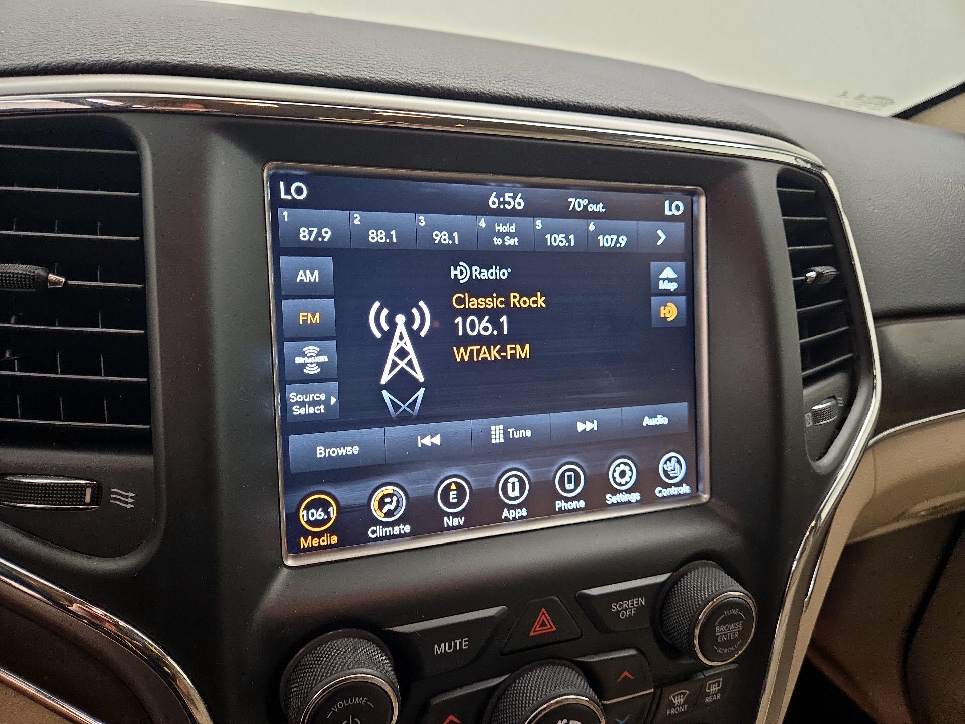 Thumbnail: 2018 Jeep Grand Cherokee - 16