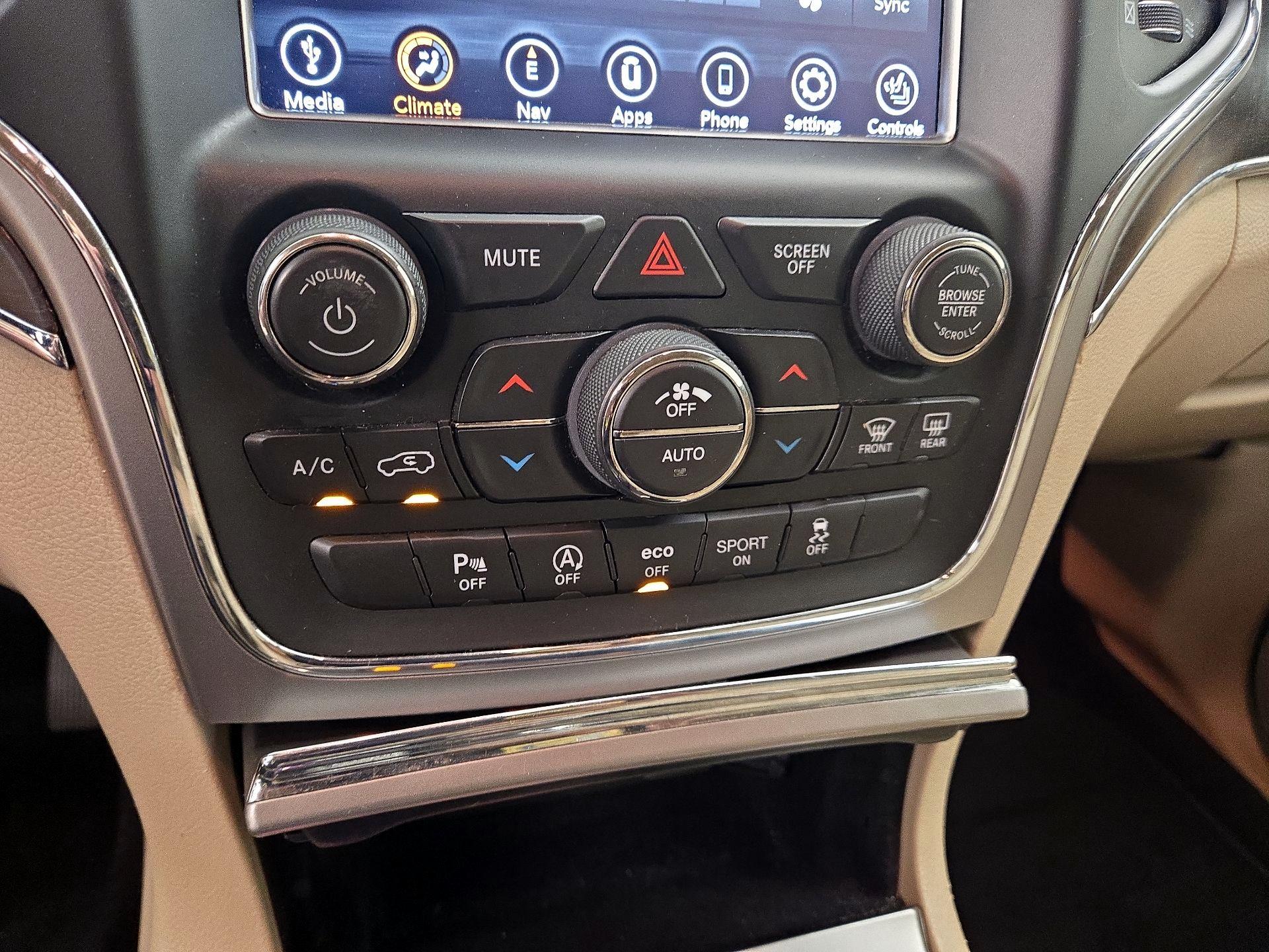 Thumbnail: 2018 Jeep Grand Cherokee - 17