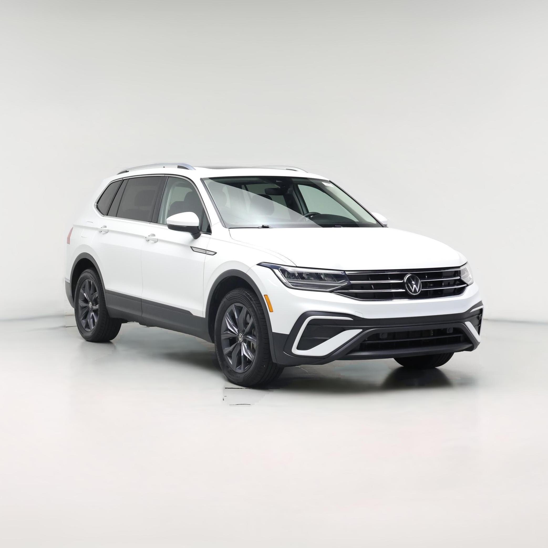 Thumbnail: 2023 Volkswagen Tiguan - 1
