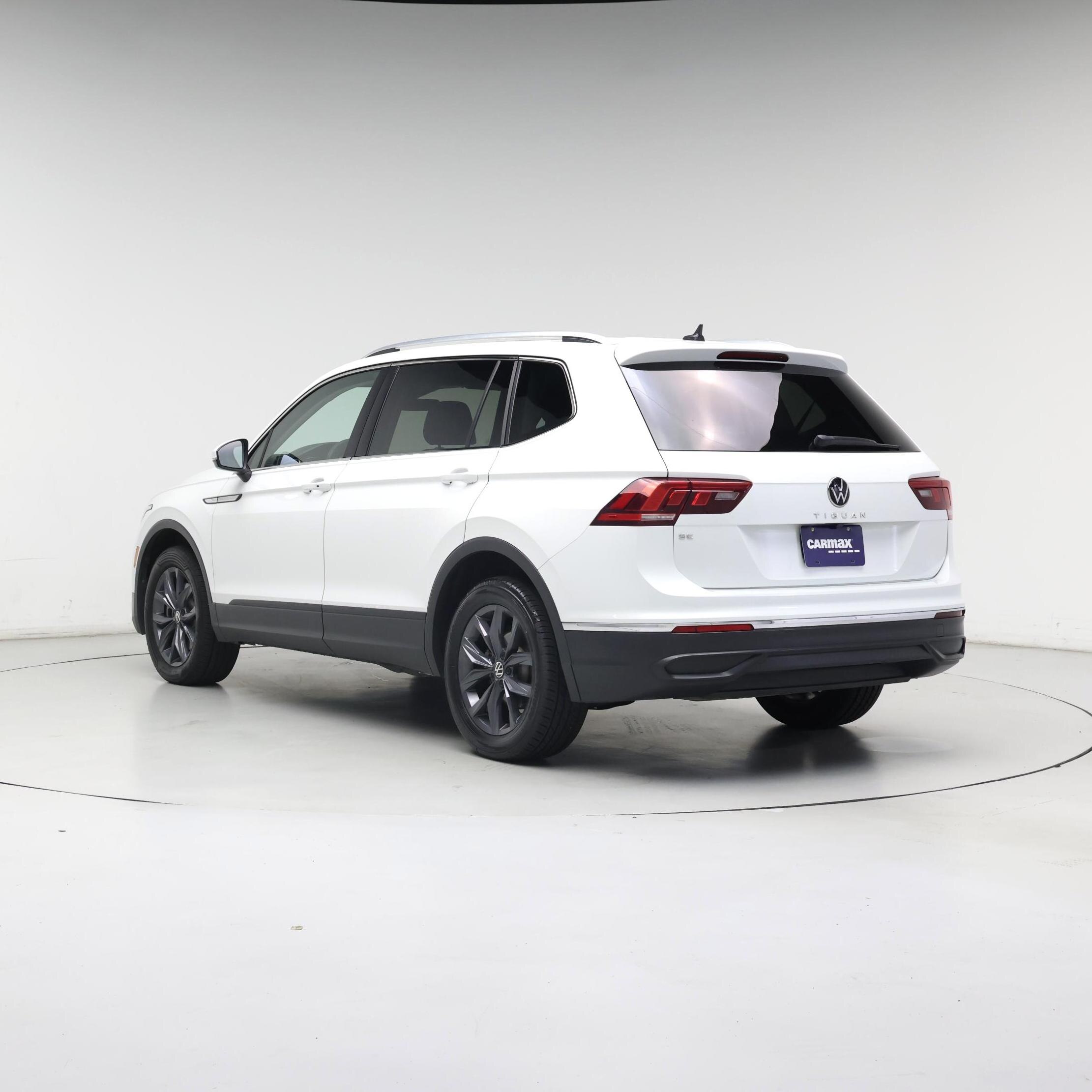 Thumbnail: 2023 Volkswagen Tiguan - 2