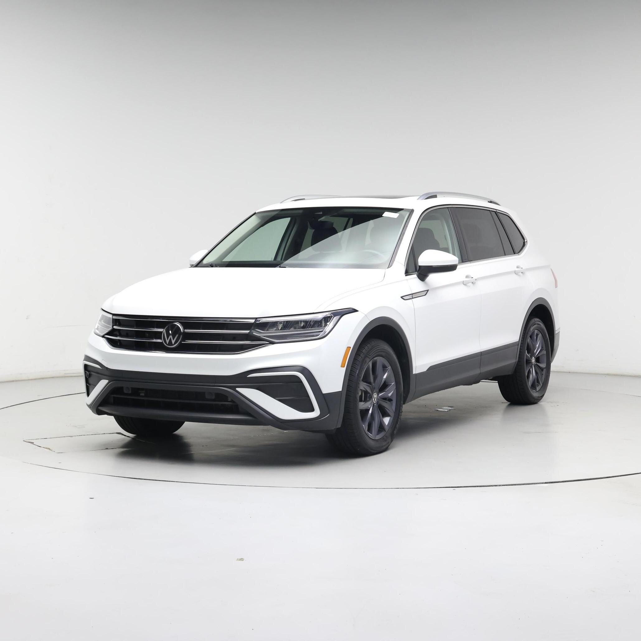 Thumbnail: 2023 Volkswagen Tiguan - 4