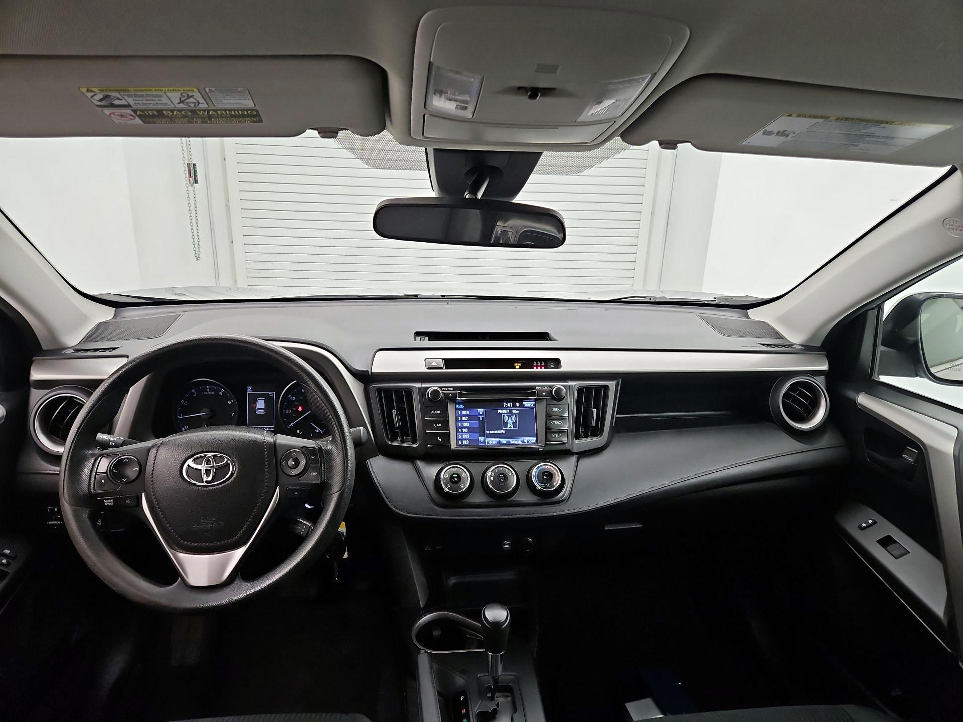 Thumbnail: 2017 Toyota RAV4 - 9