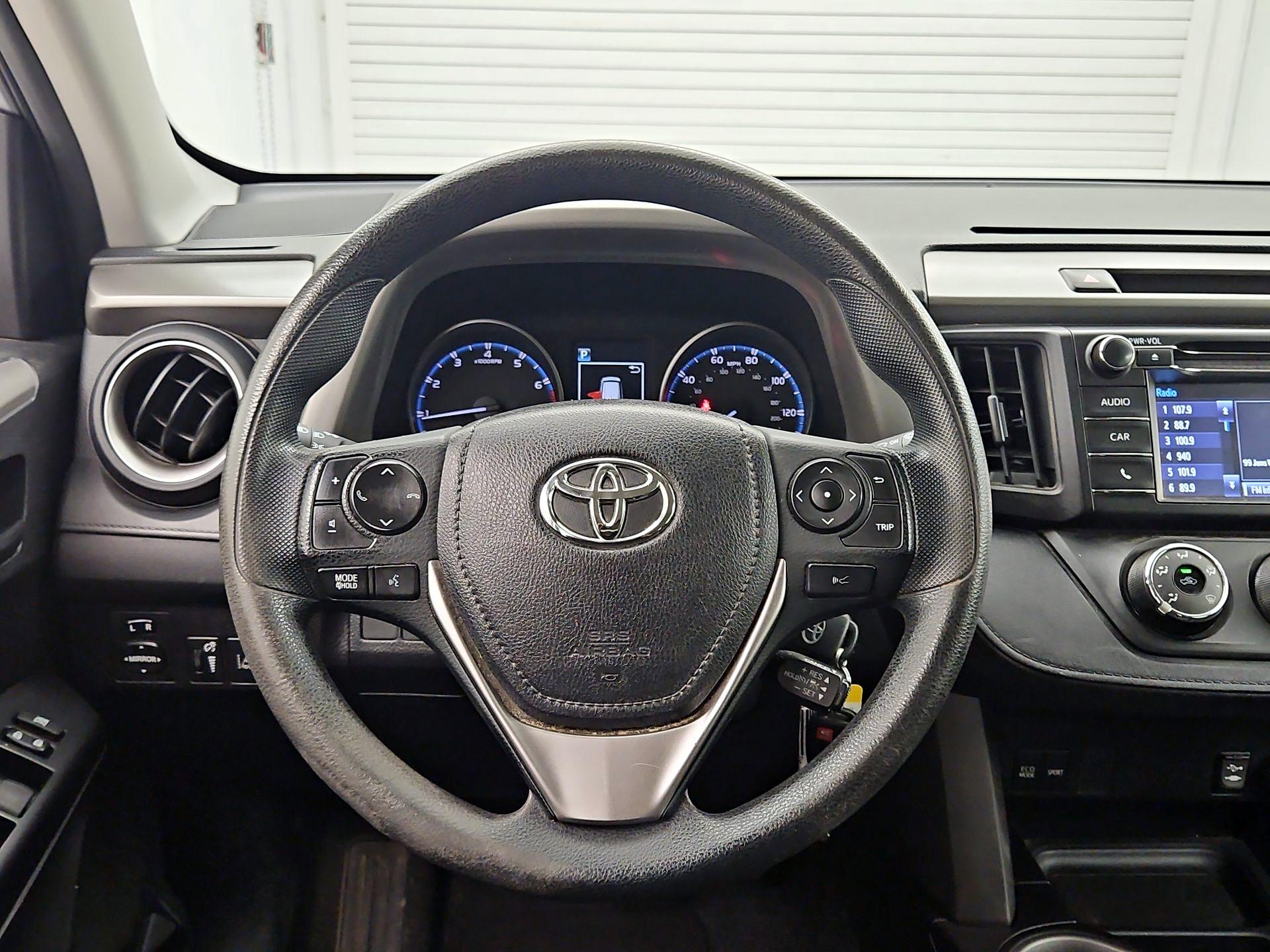 Thumbnail: 2017 Toyota RAV4 - 10