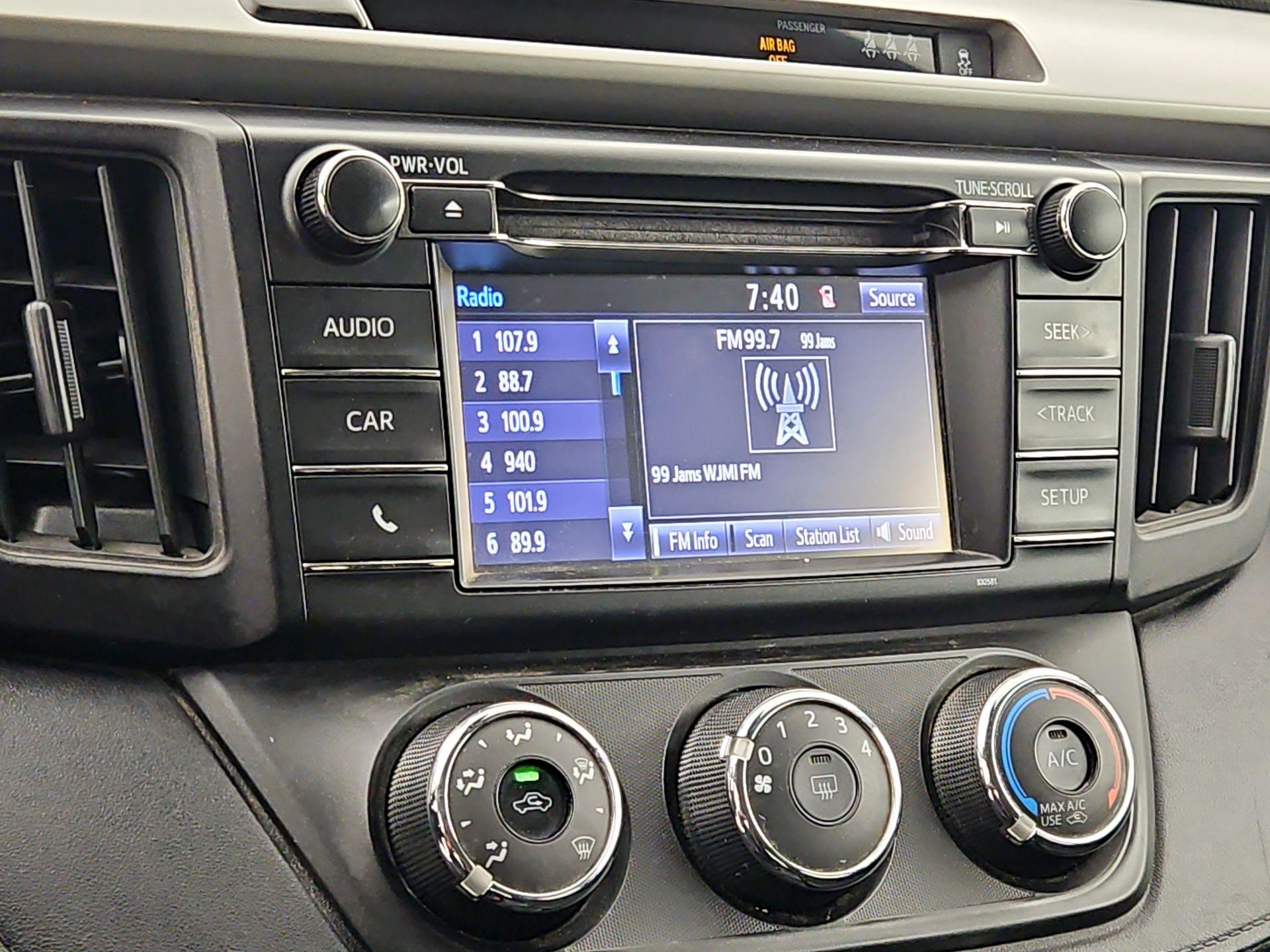 Thumbnail: 2017 Toyota RAV4 - 15