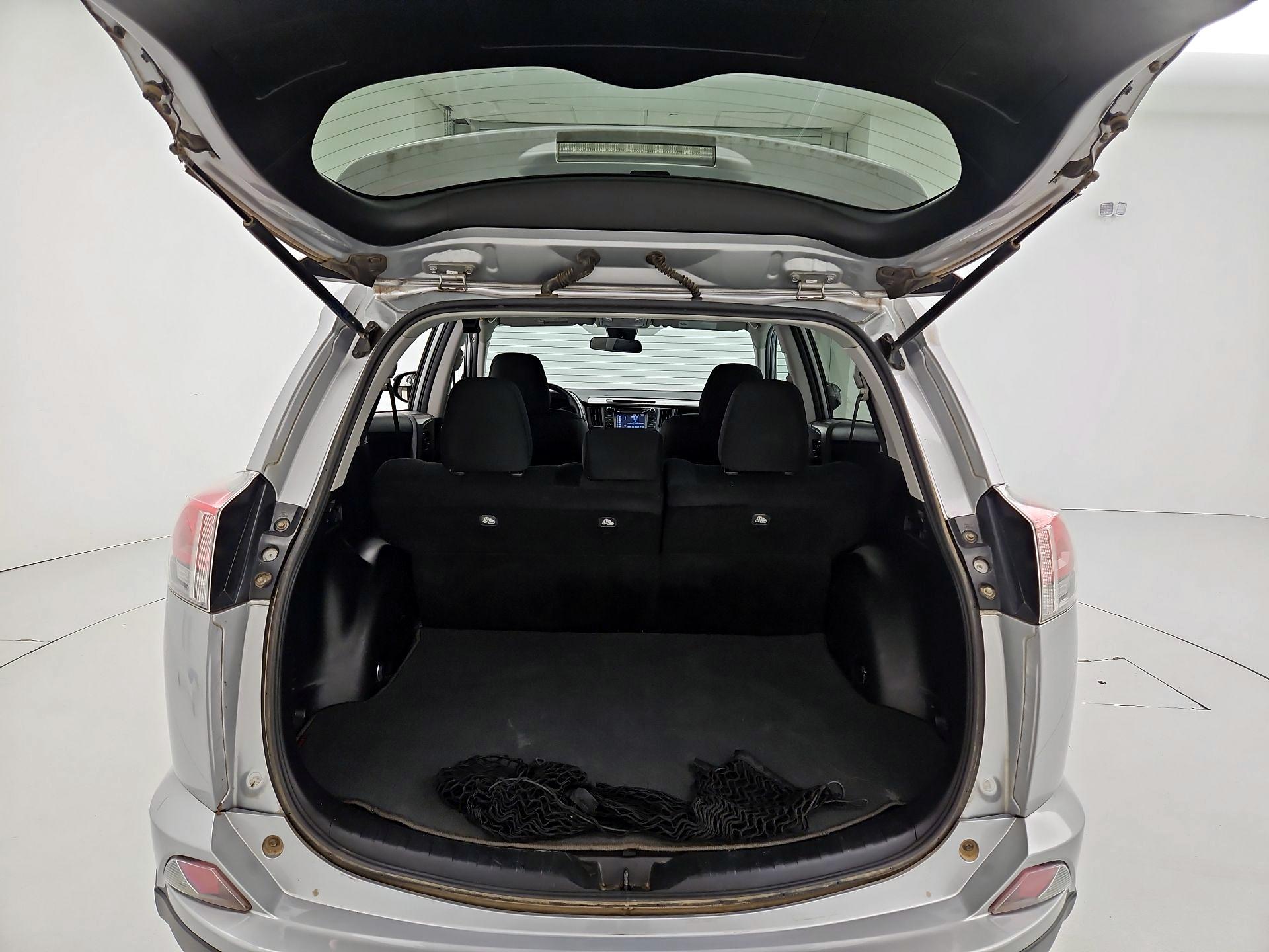 Thumbnail: 2017 Toyota RAV4 - 20