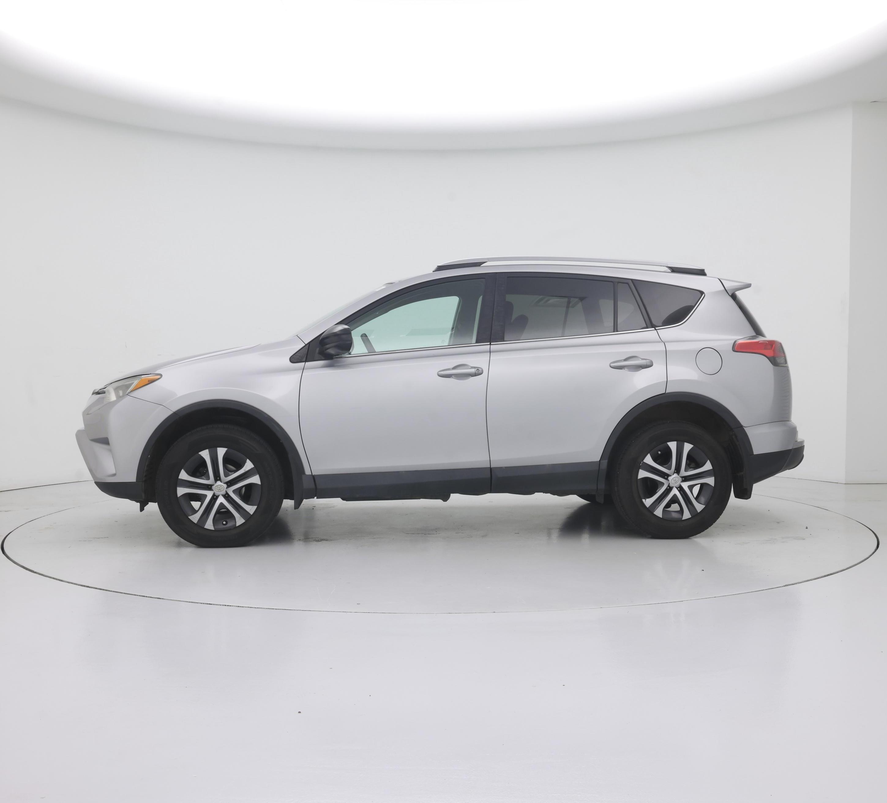 Thumbnail: 2017 Toyota RAV4 - 3