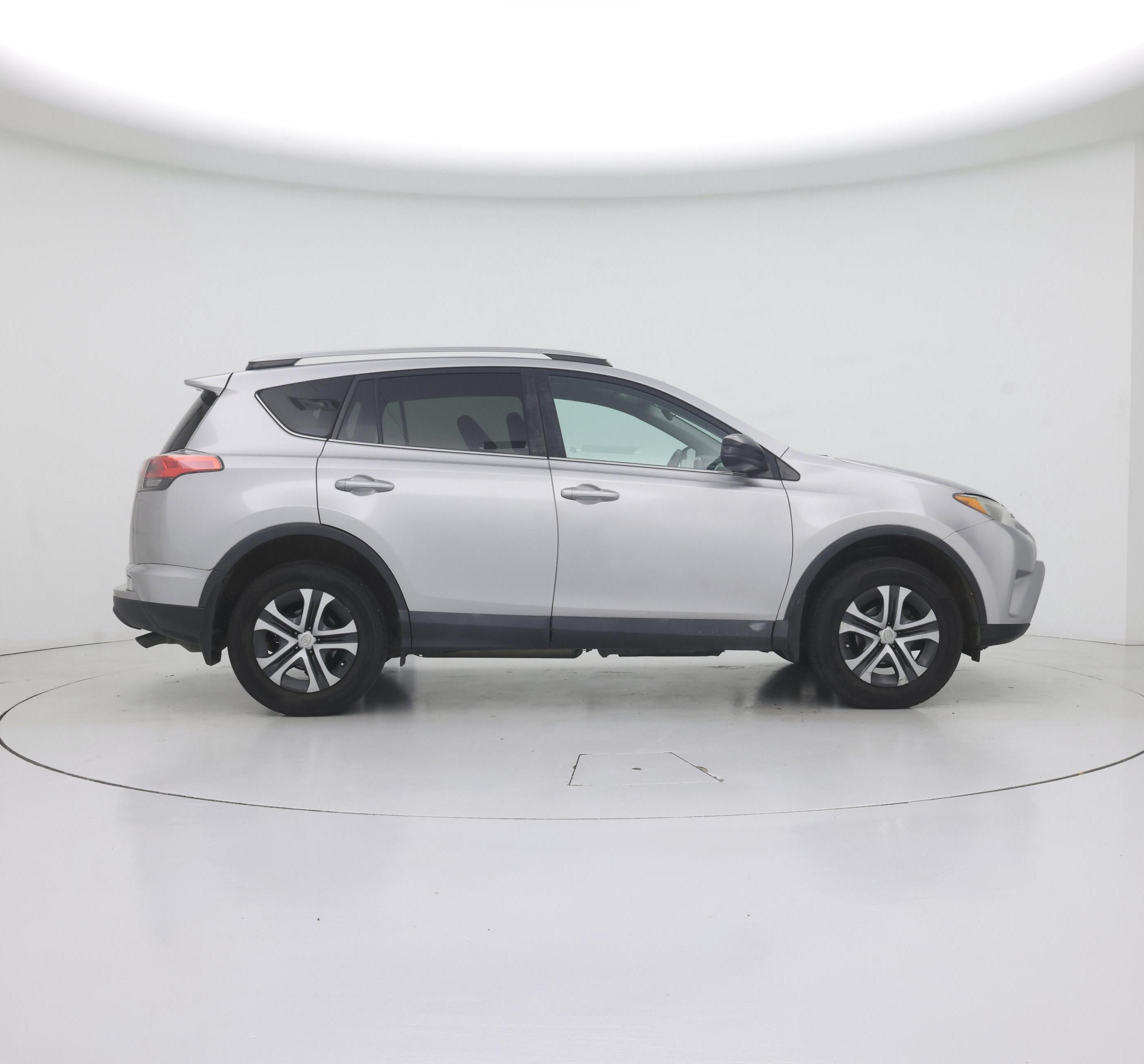 Thumbnail: 2017 Toyota RAV4 - 7