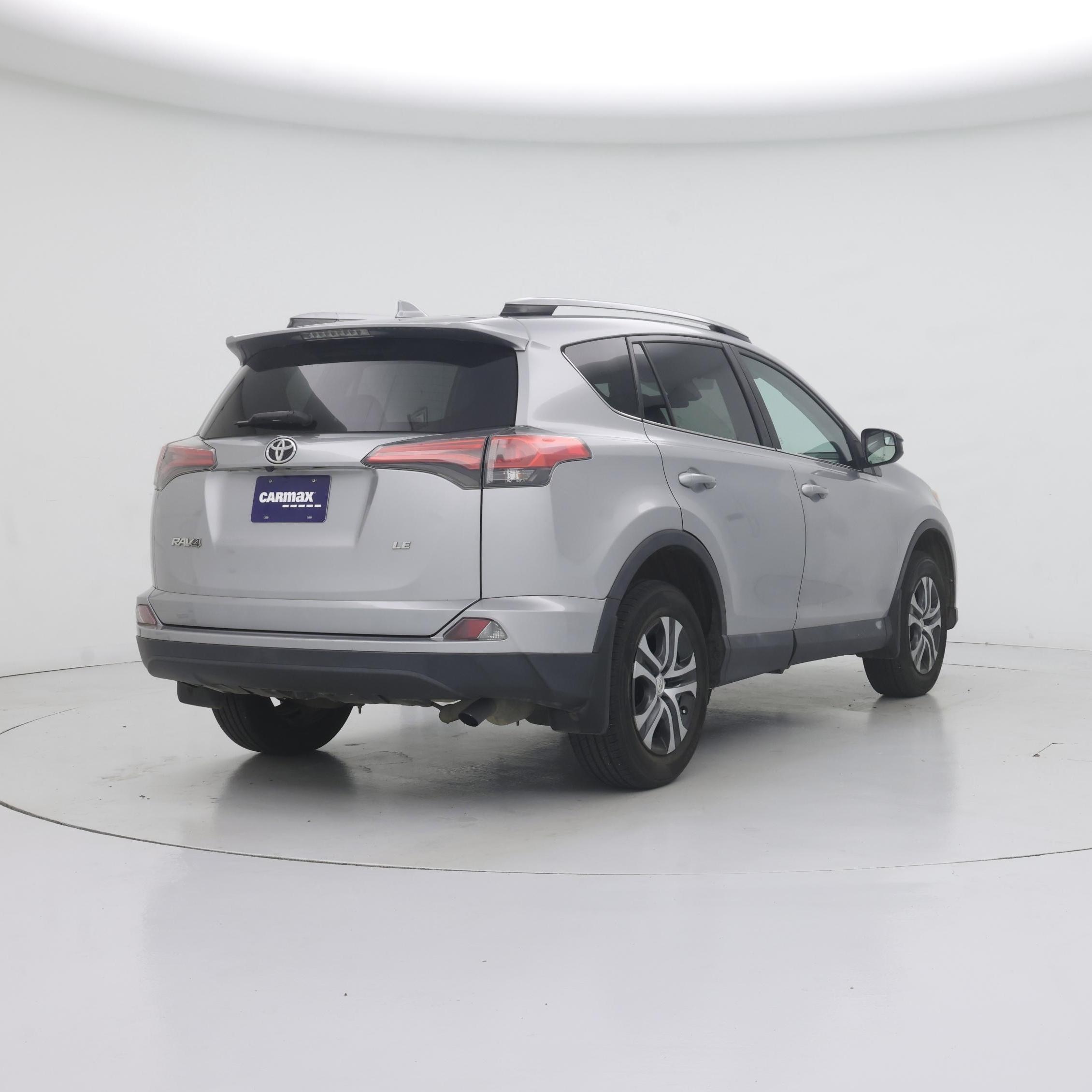 Thumbnail: 2017 Toyota RAV4 - 8
