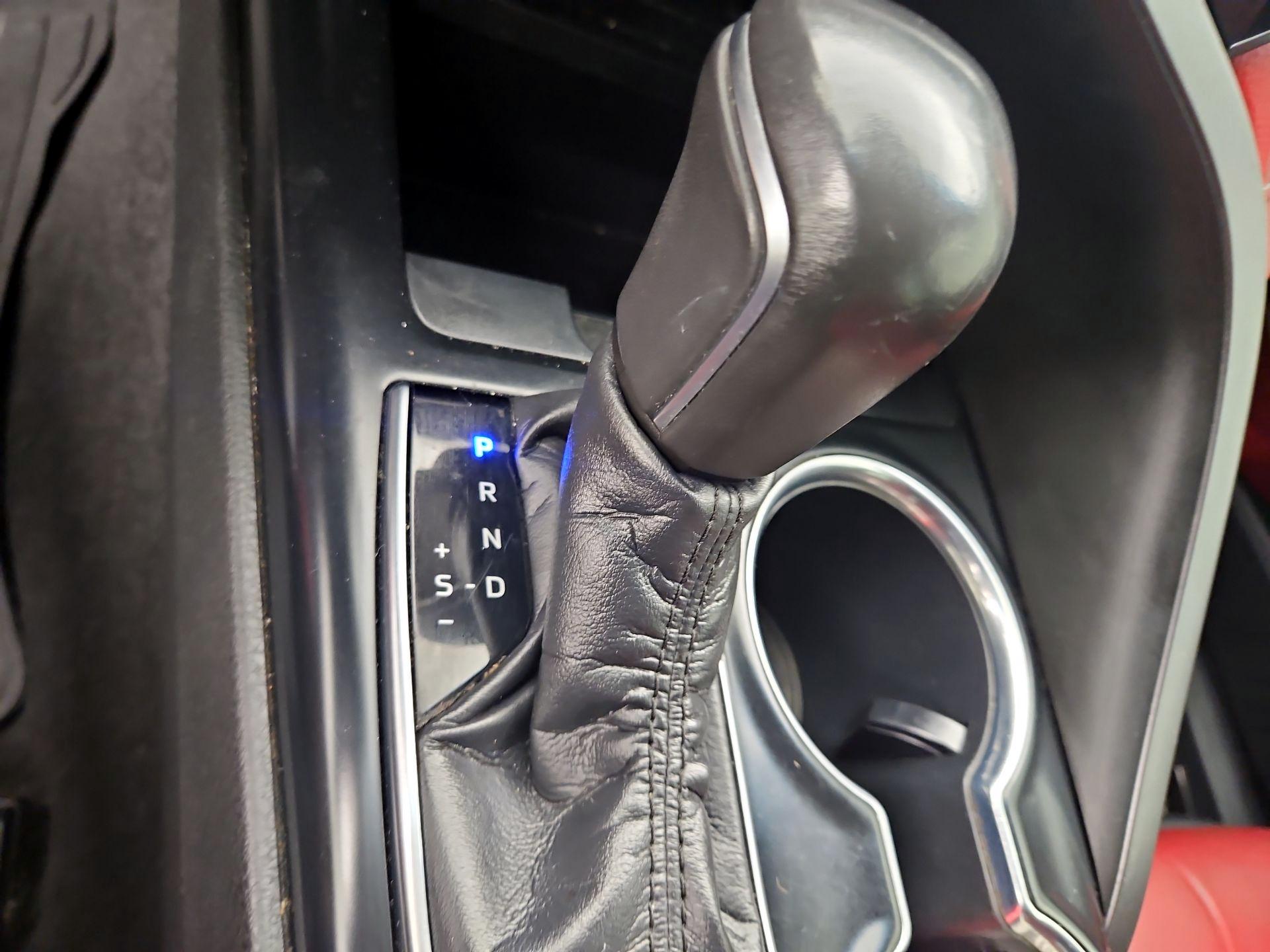 Thumbnail: 2019 Toyota Camry - 17