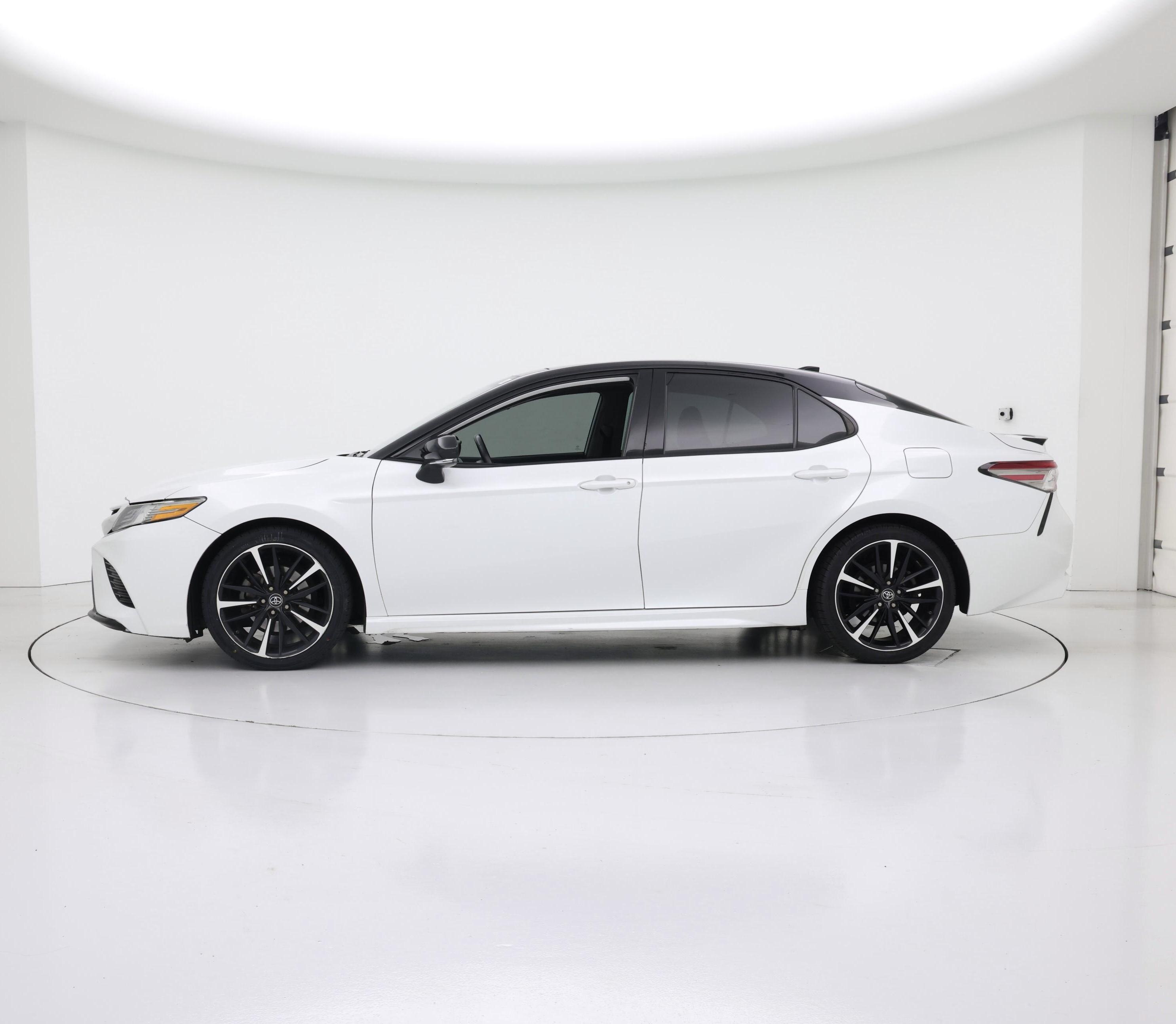 Thumbnail: 2019 Toyota Camry - 3