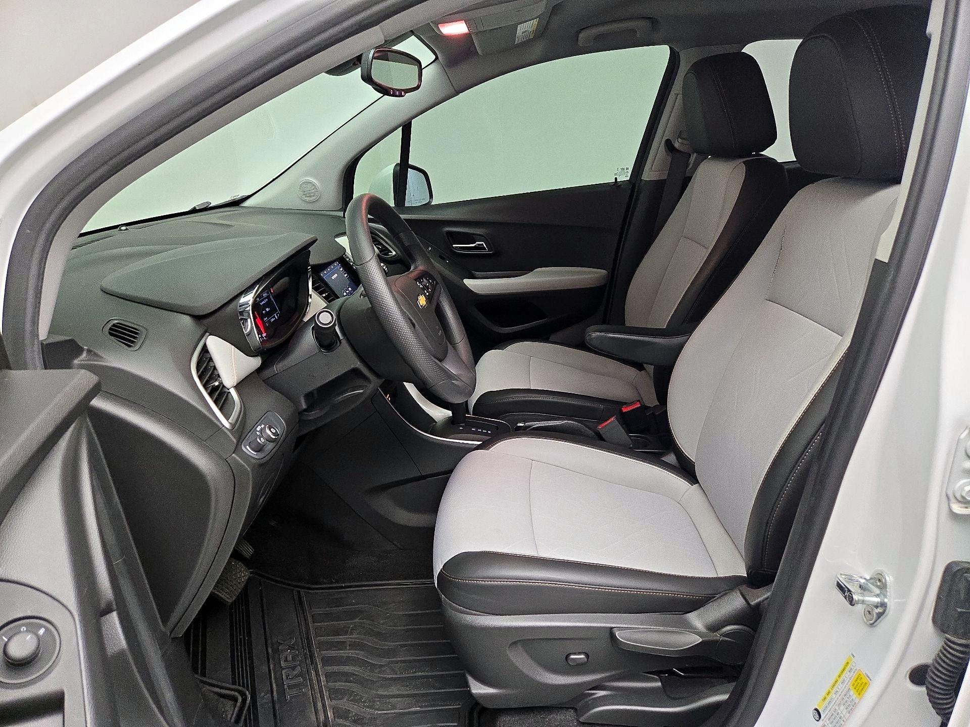 Thumbnail: 2022 Chevrolet Trax - 11