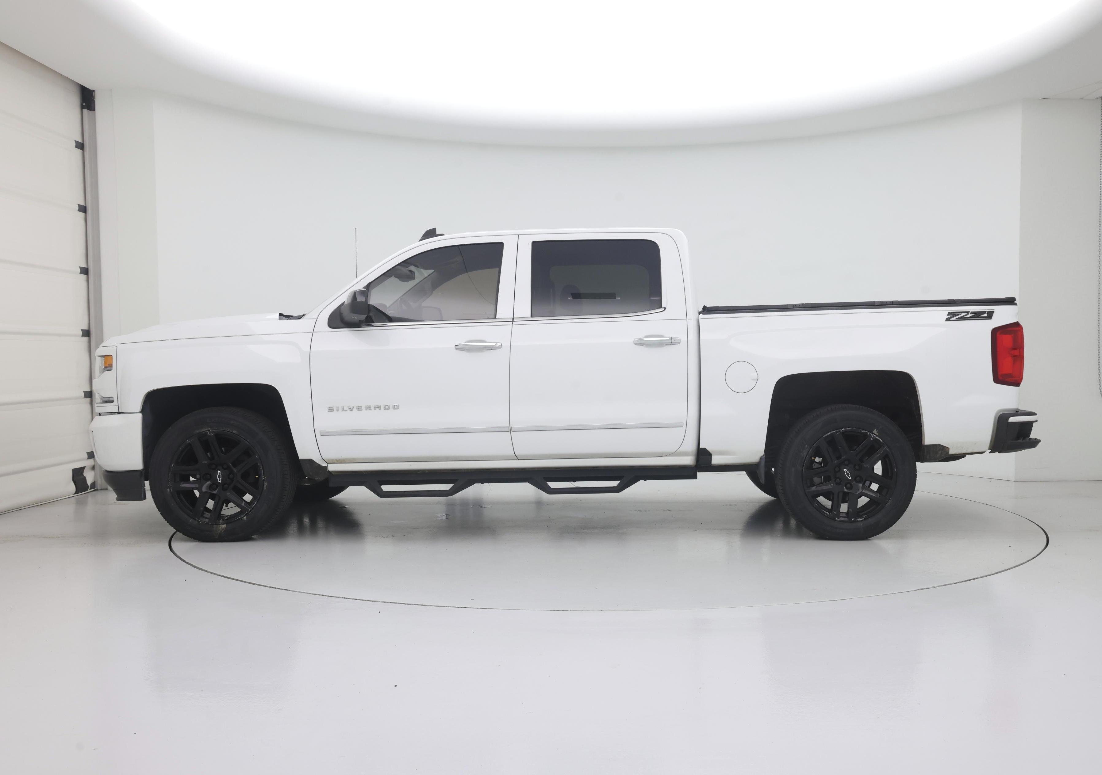 Thumbnail: 2017 Chevrolet Silverado 1500 - 3
