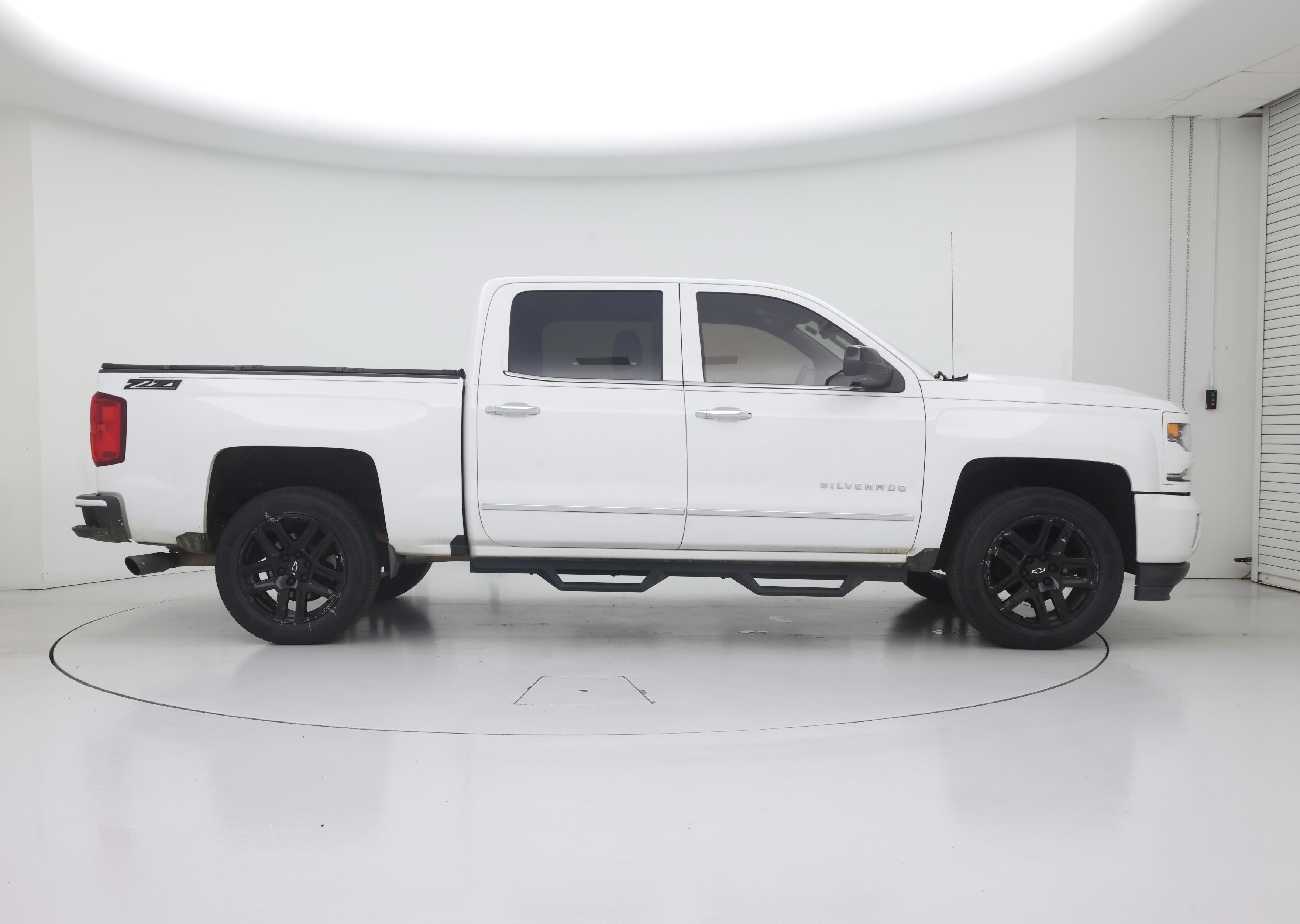 Thumbnail: 2017 Chevrolet Silverado 1500 - 7
