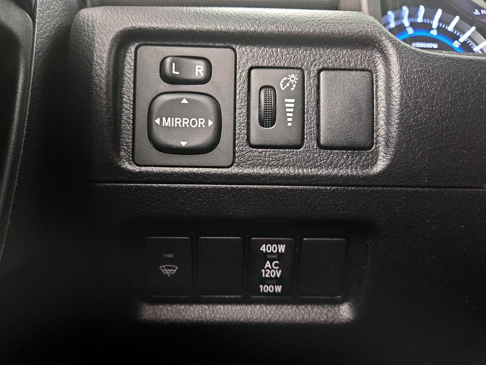 Thumbnail: 2016 Toyota 4Runner - 13