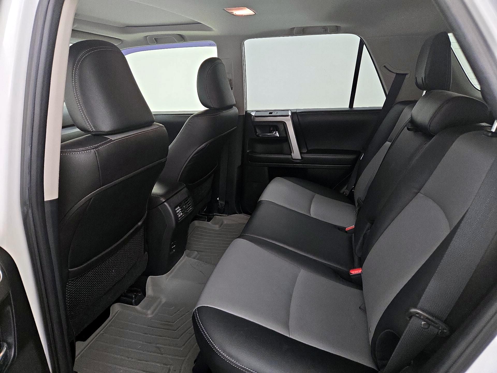 Thumbnail: 2016 Toyota 4Runner - 20