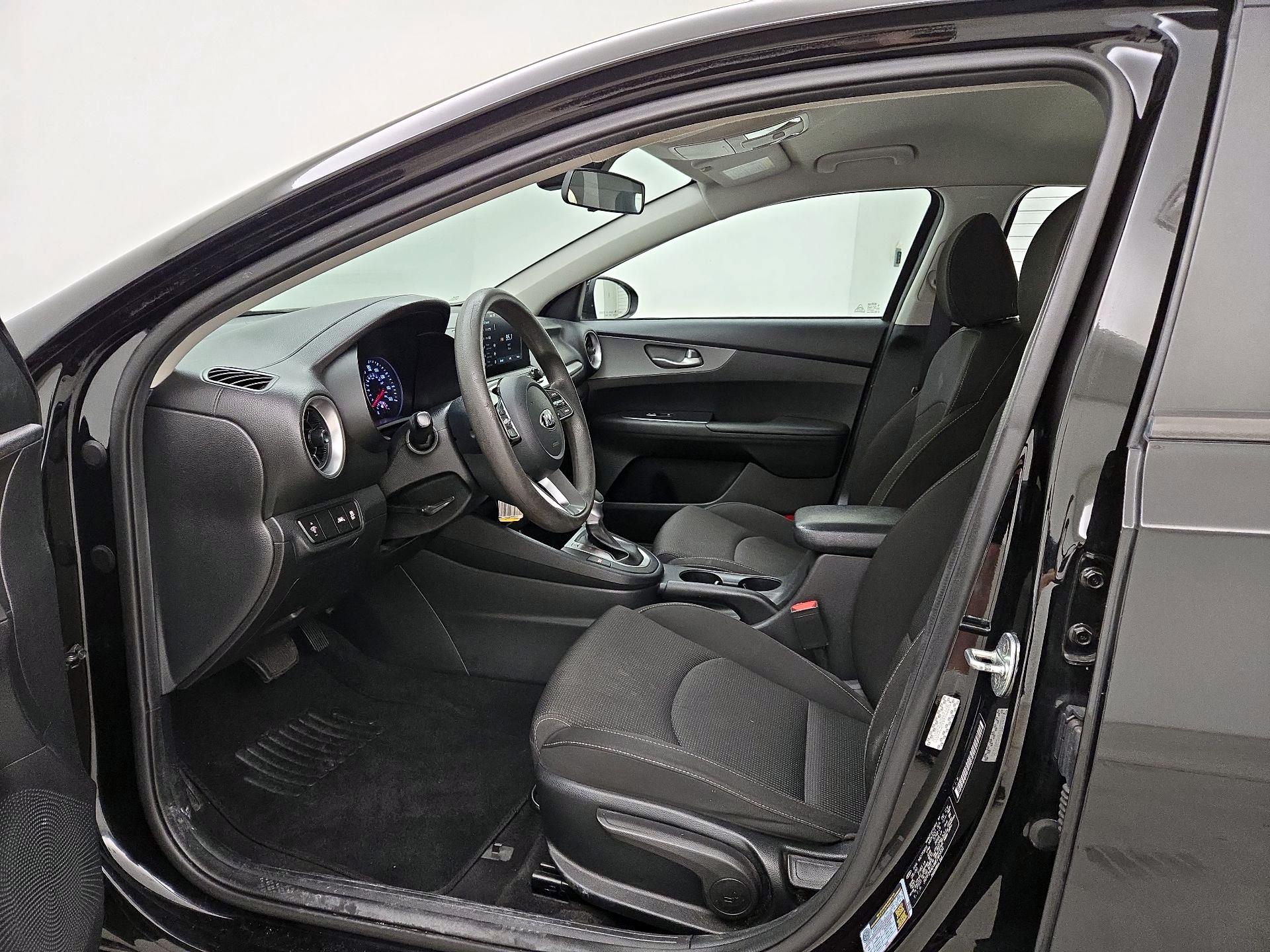 Thumbnail: 2021 Kia Forte - 11