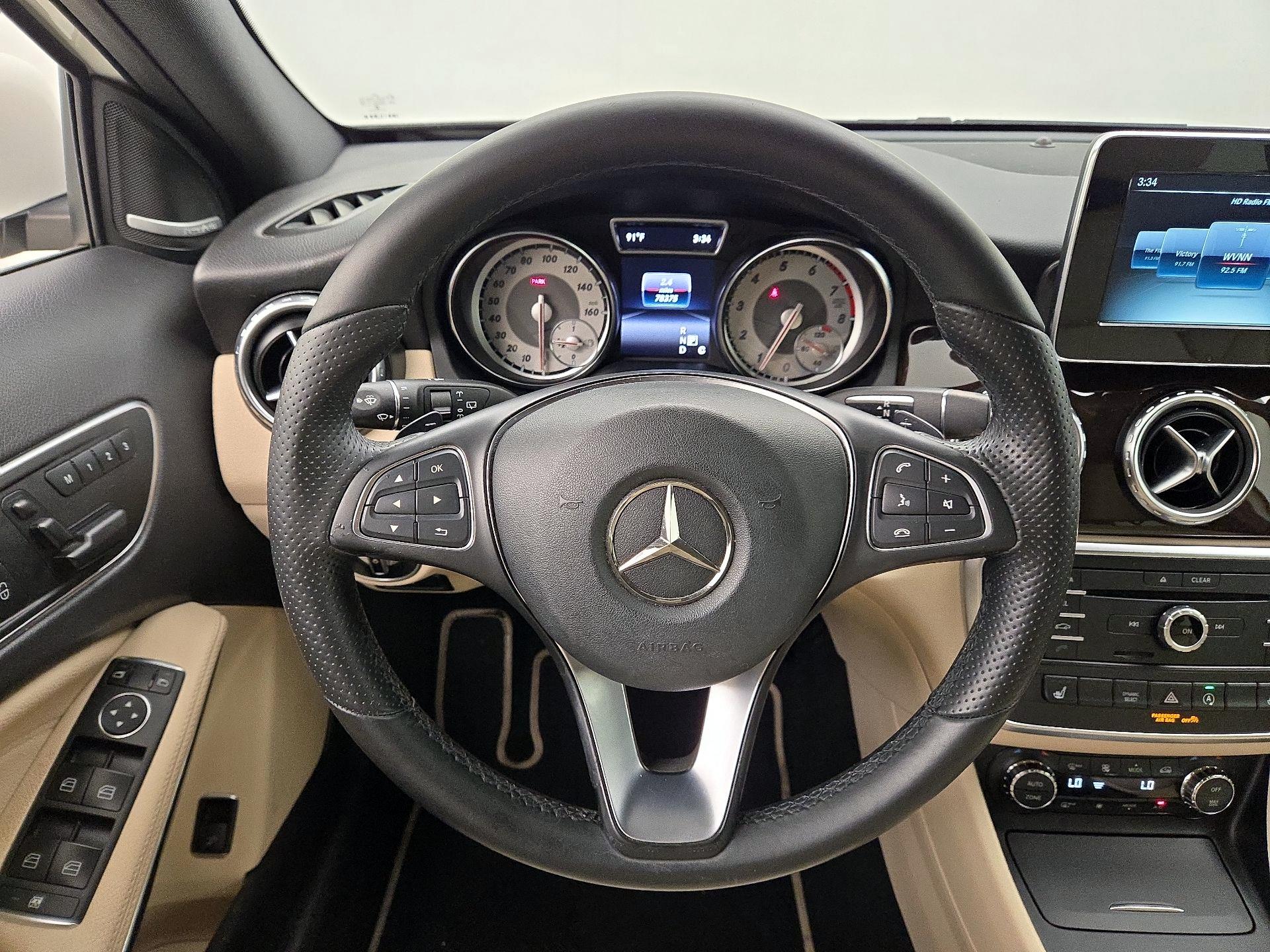 Thumbnail: 2016 Mercedes-Benz GLA - 10