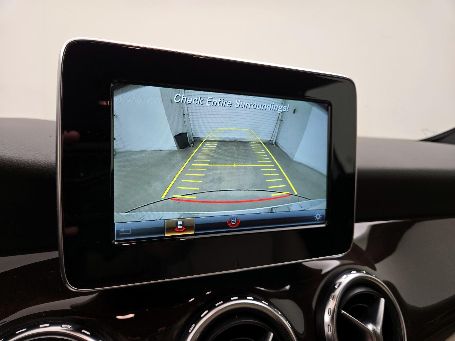Thumbnail: 2016 Mercedes-Benz GLA - 14