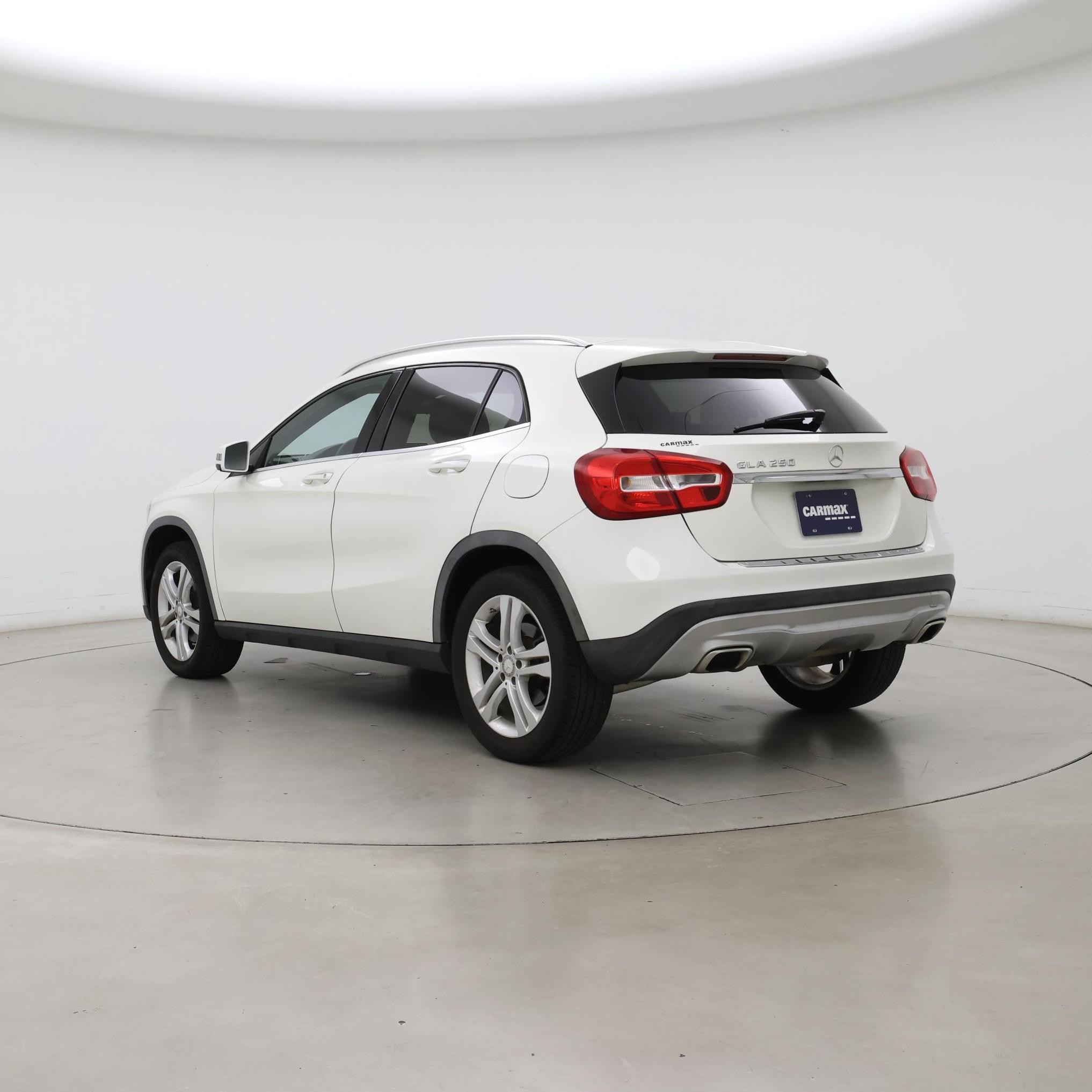 Thumbnail: 2016 Mercedes-Benz GLA - 2