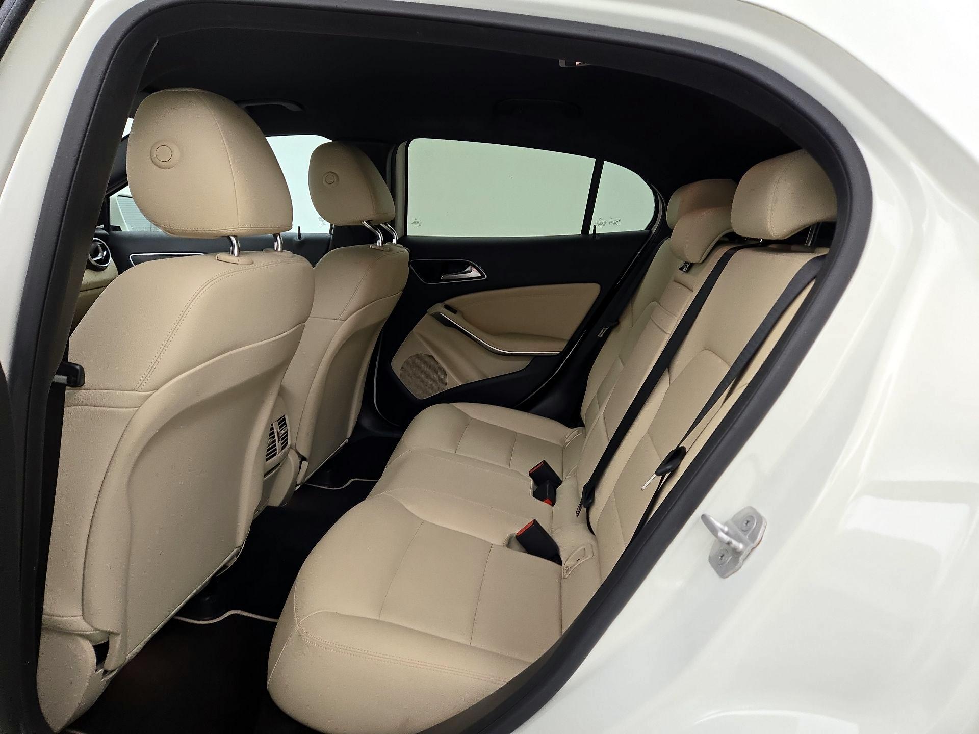 Thumbnail: 2016 Mercedes-Benz GLA - 19