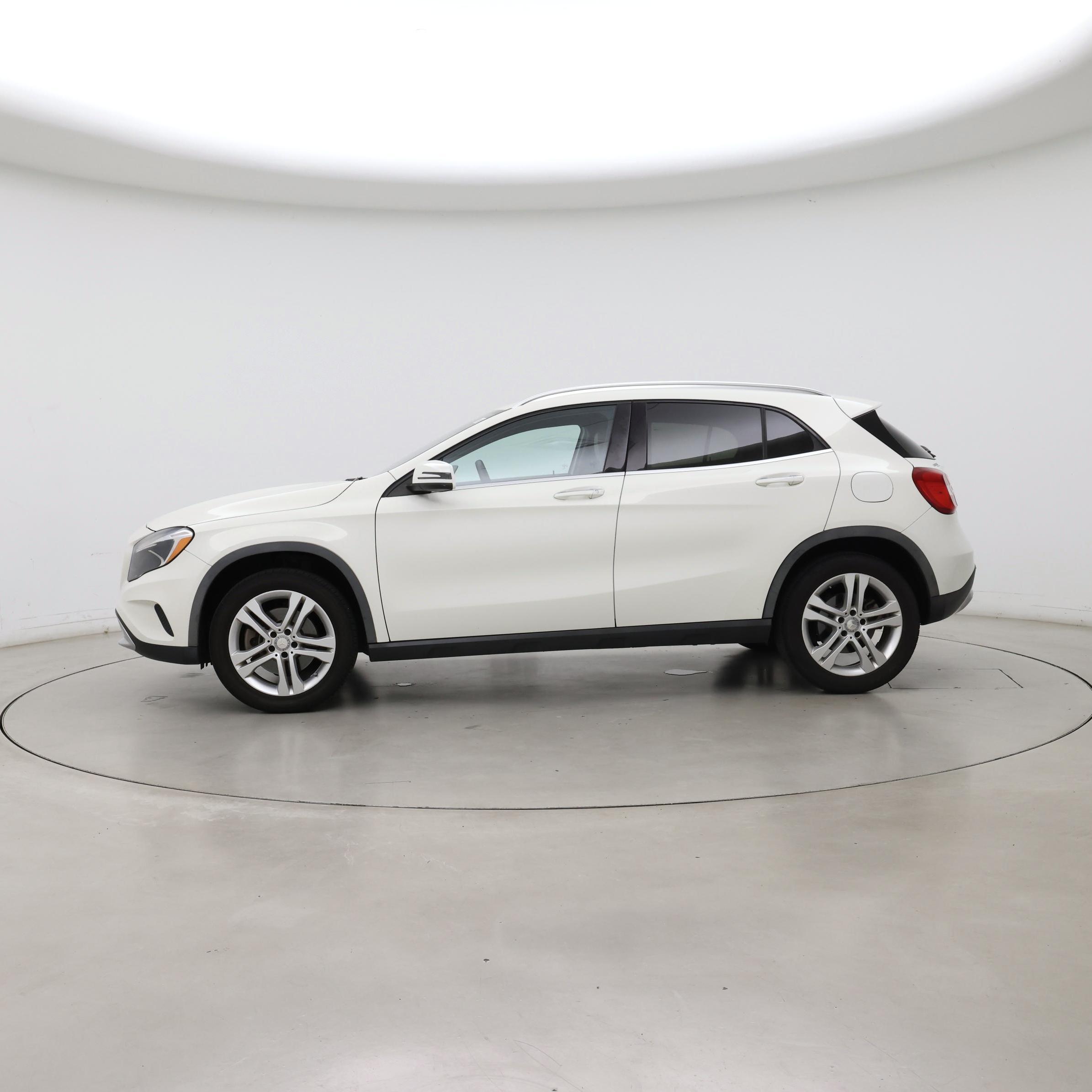 Thumbnail: 2016 Mercedes-Benz GLA - 3