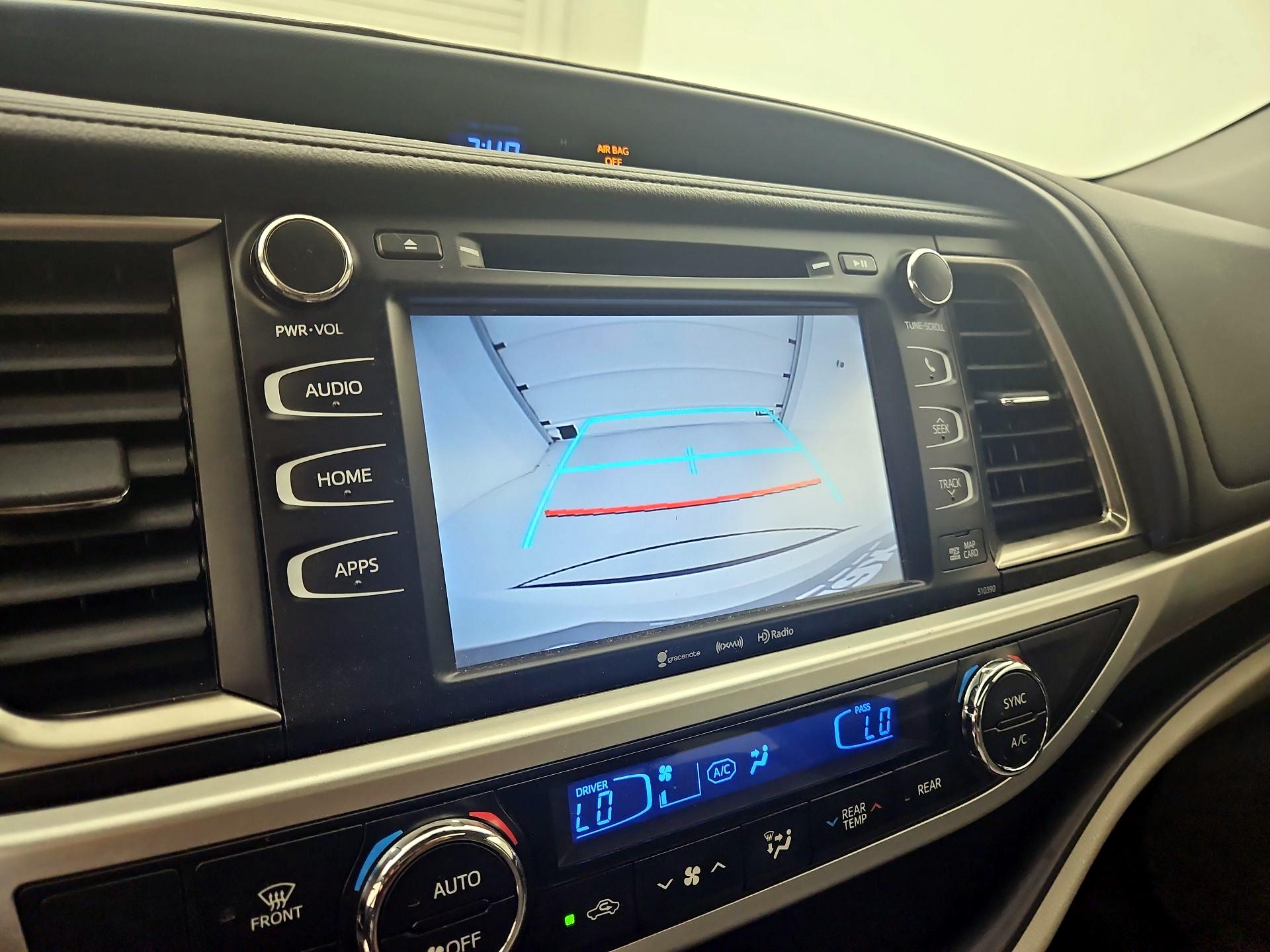Thumbnail: 2019 Toyota Highlander - 14