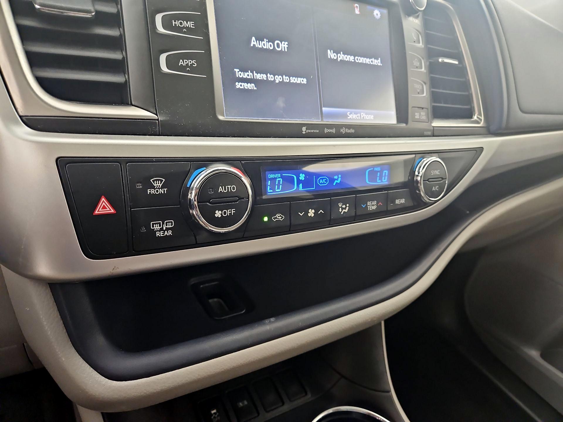 Thumbnail: 2019 Toyota Highlander - 16