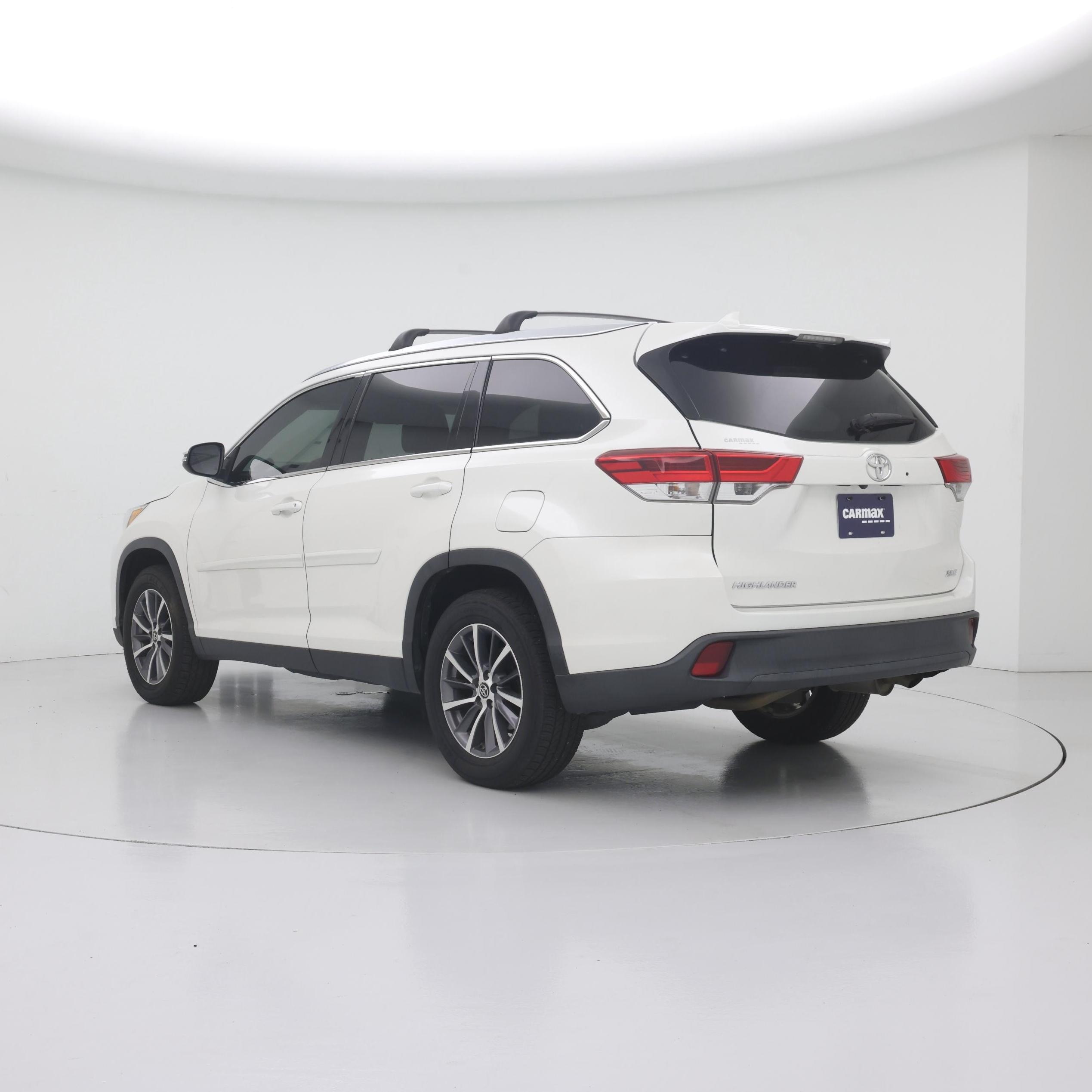 Thumbnail: 2019 Toyota Highlander - 2