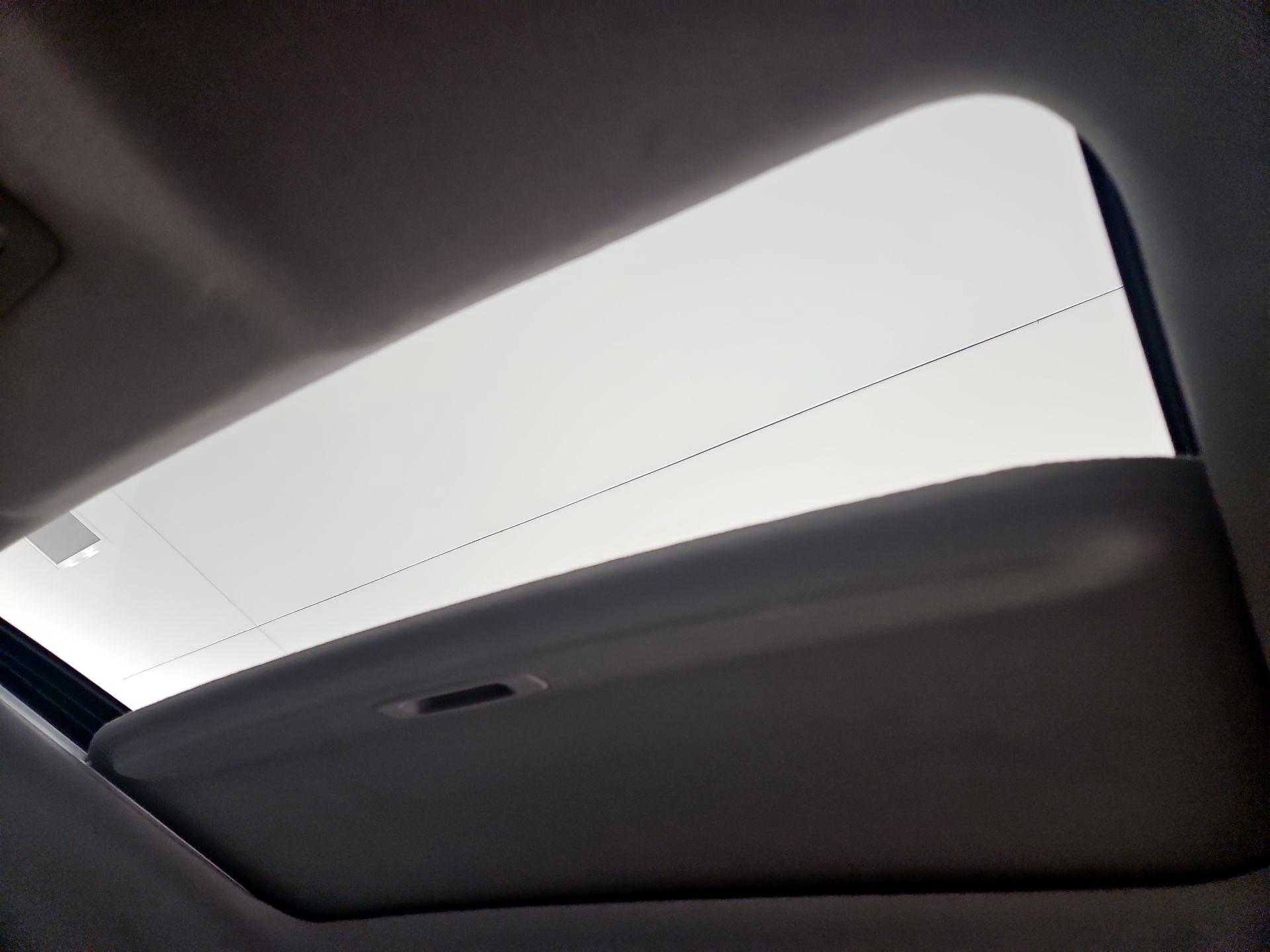 Thumbnail: 2019 Toyota Highlander - 19