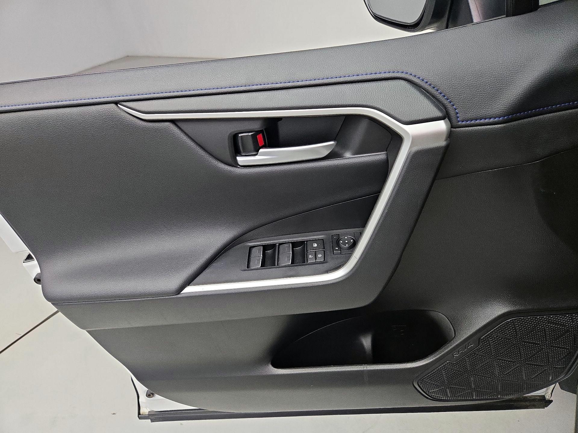Thumbnail: 2023 Toyota RAV4 - 12