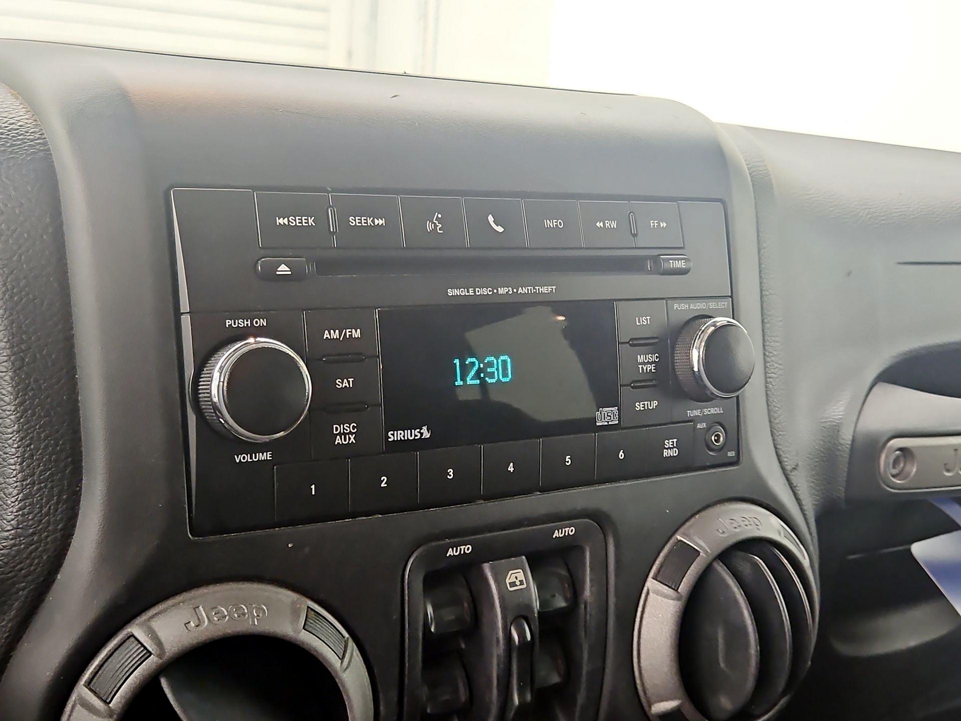 Thumbnail: 2014 Jeep Wrangler - 13