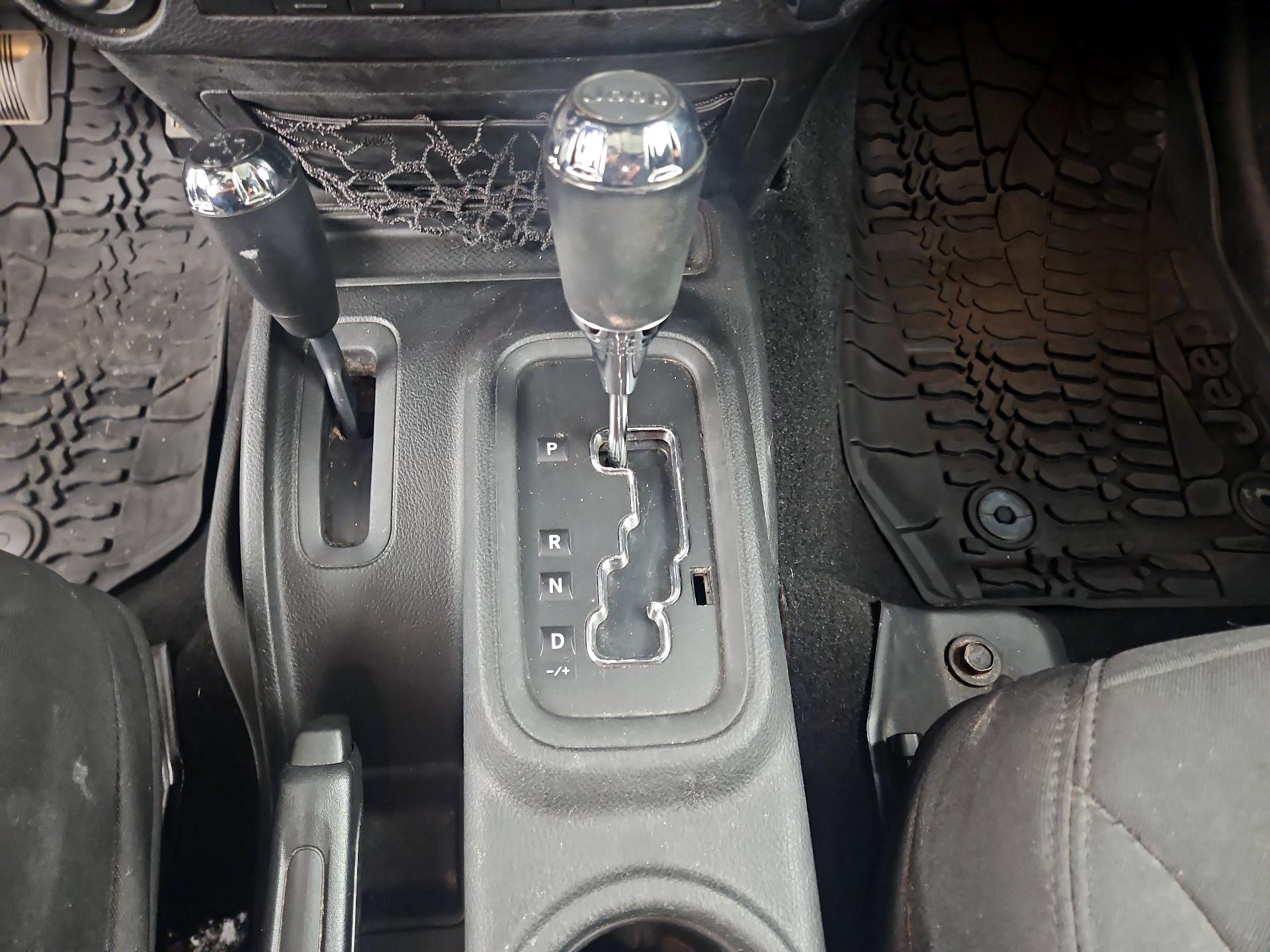 Thumbnail: 2014 Jeep Wrangler - 15